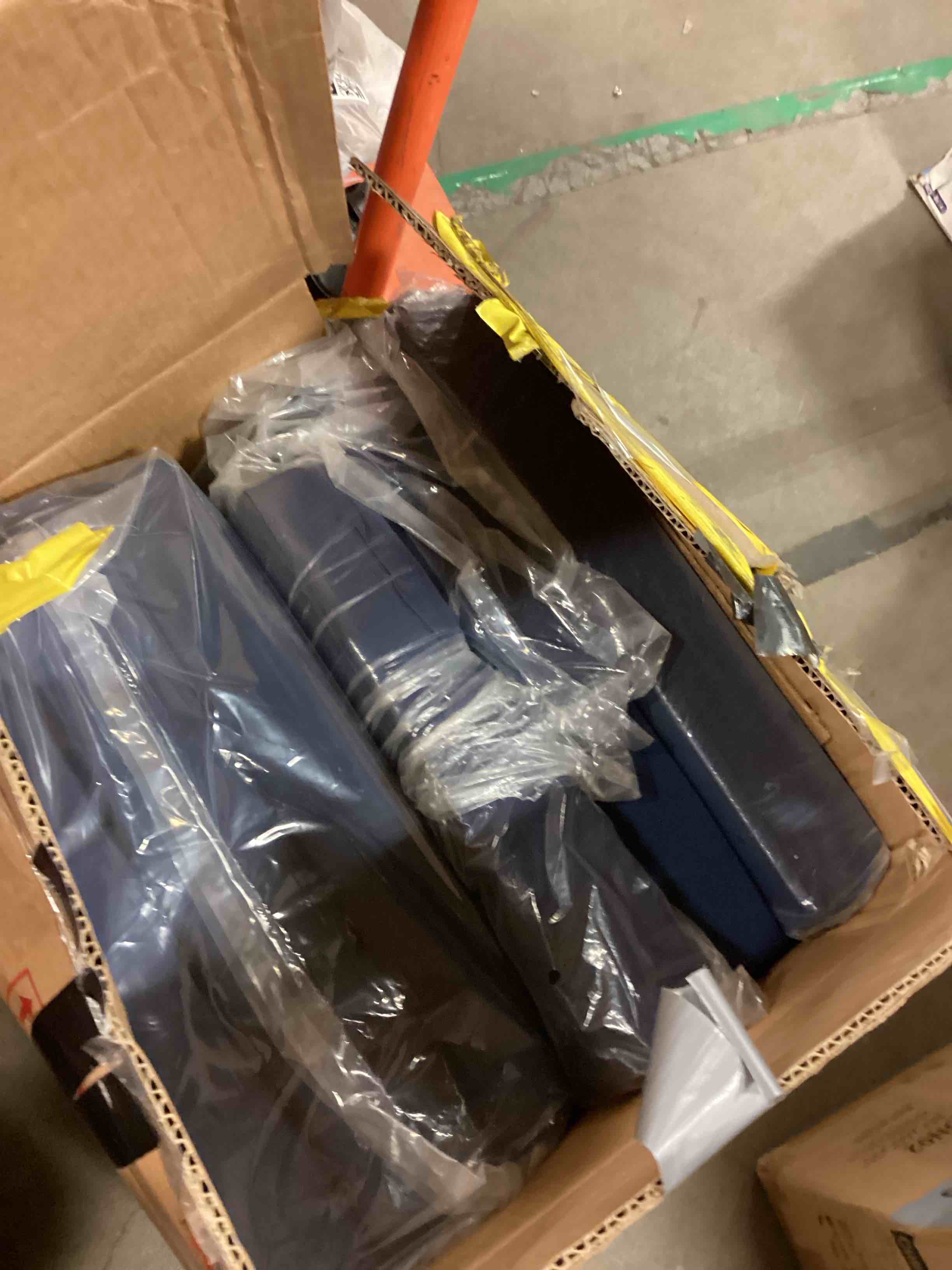 https://s3.amazonaws.com/lotting-images-prod/bidfta/GRA1752948_1752758739466.jpeg