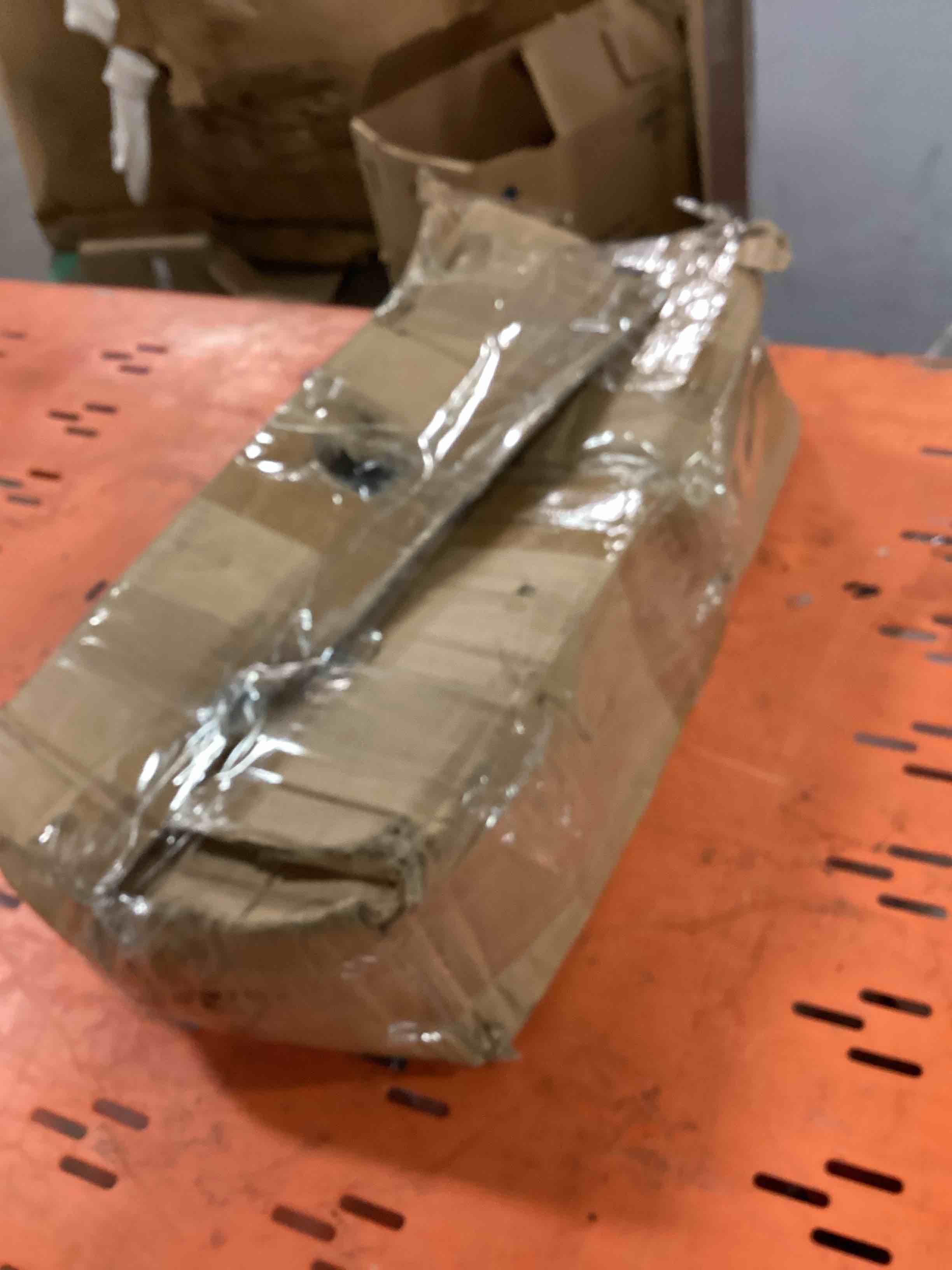 https://s3.amazonaws.com/lotting-images-prod/bidfta/GRA1752956_1752763422353.jpeg