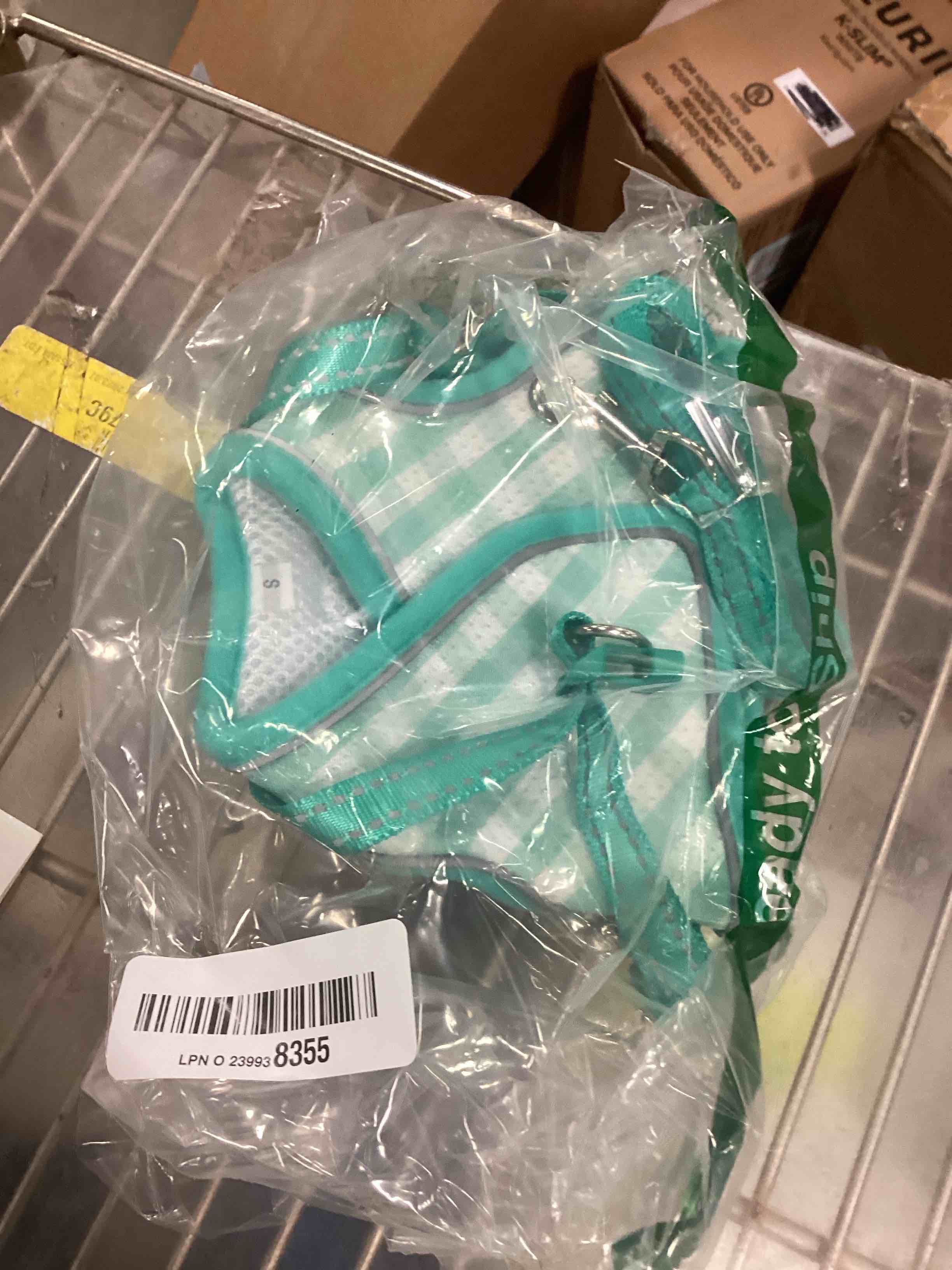 https://s3.amazonaws.com/lotting-images-prod/bidfta/GRA1759933_1738617801328.jpeg
