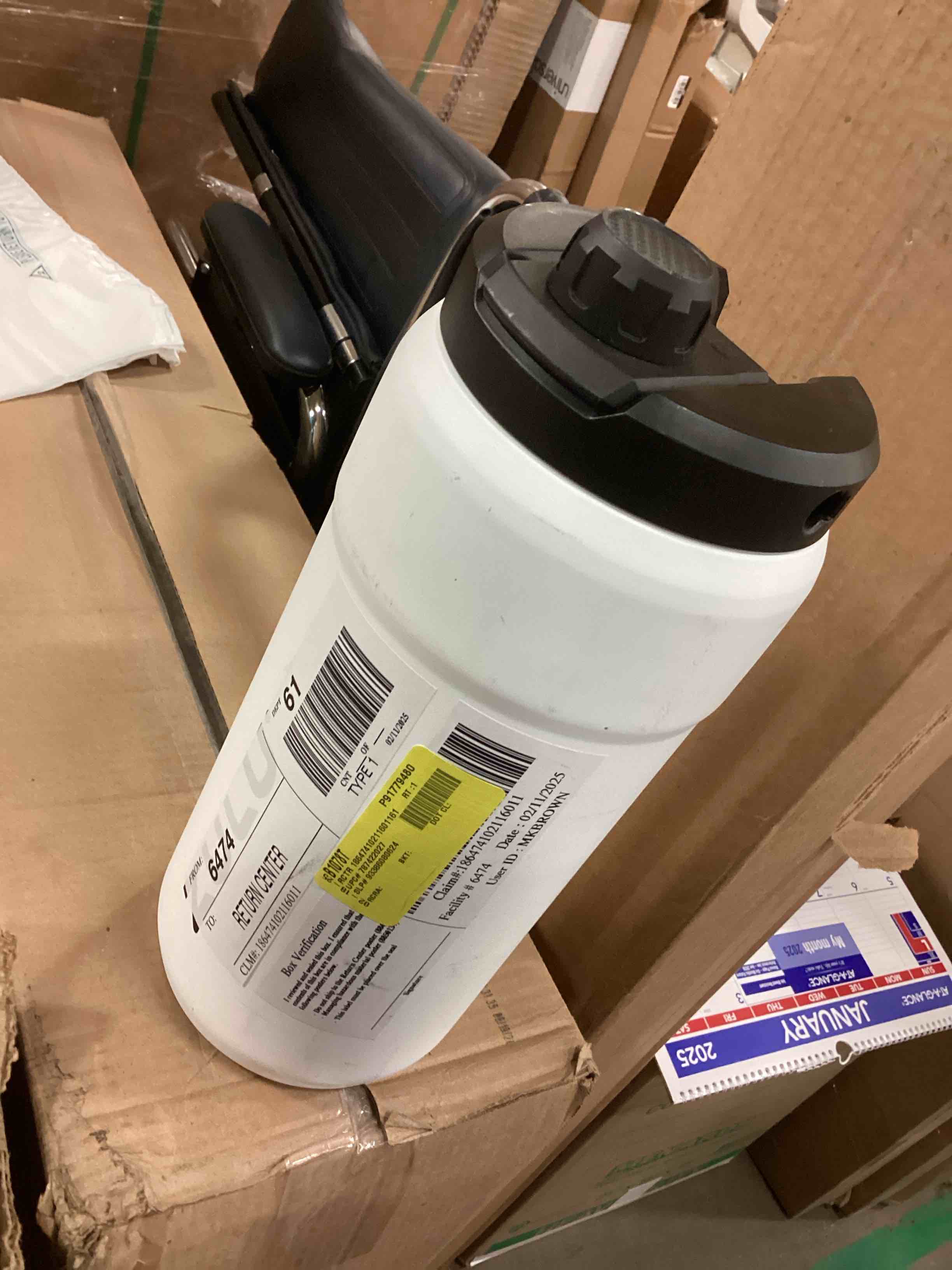 https://s3.amazonaws.com/lotting-images-prod/bidfta/GRA1761316_1741374909572.jpeg