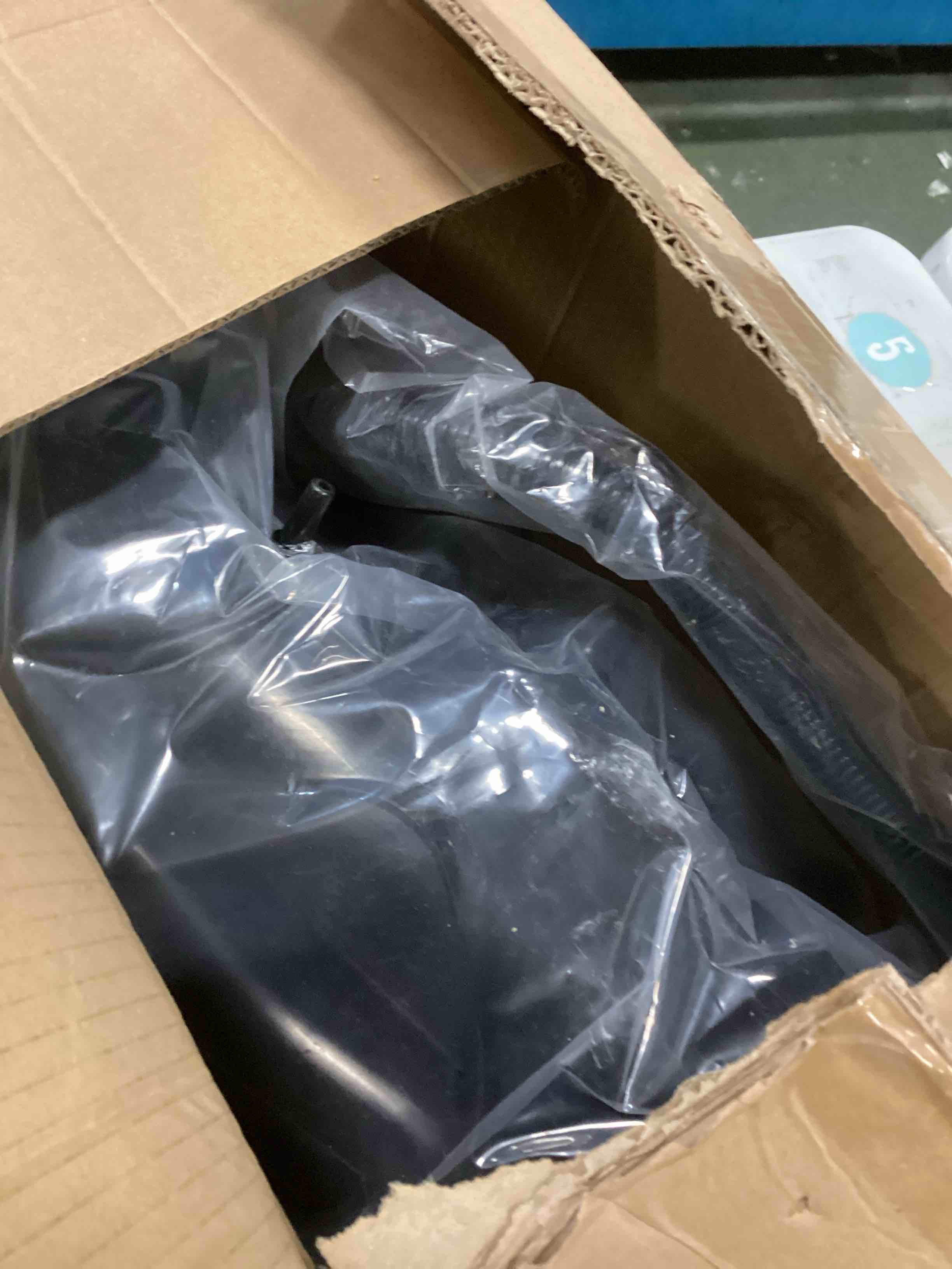 https://s3.amazonaws.com/lotting-images-prod/bidfta/GRA1768007_1736257655611.jpeg