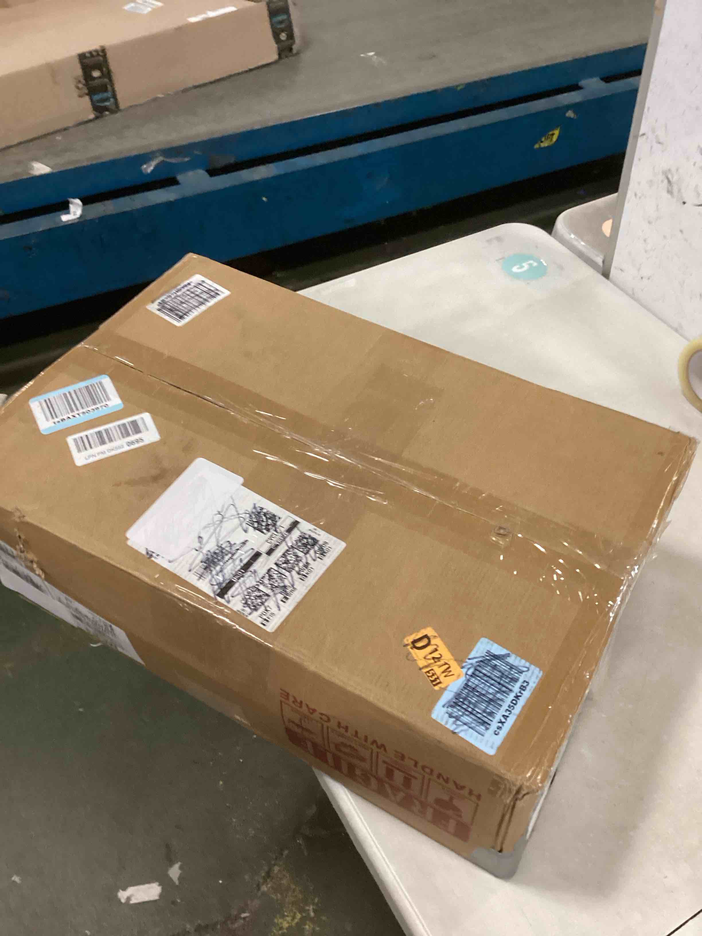 https://s3.amazonaws.com/lotting-images-prod/bidfta/GRA1768053_1736264024342.jpeg