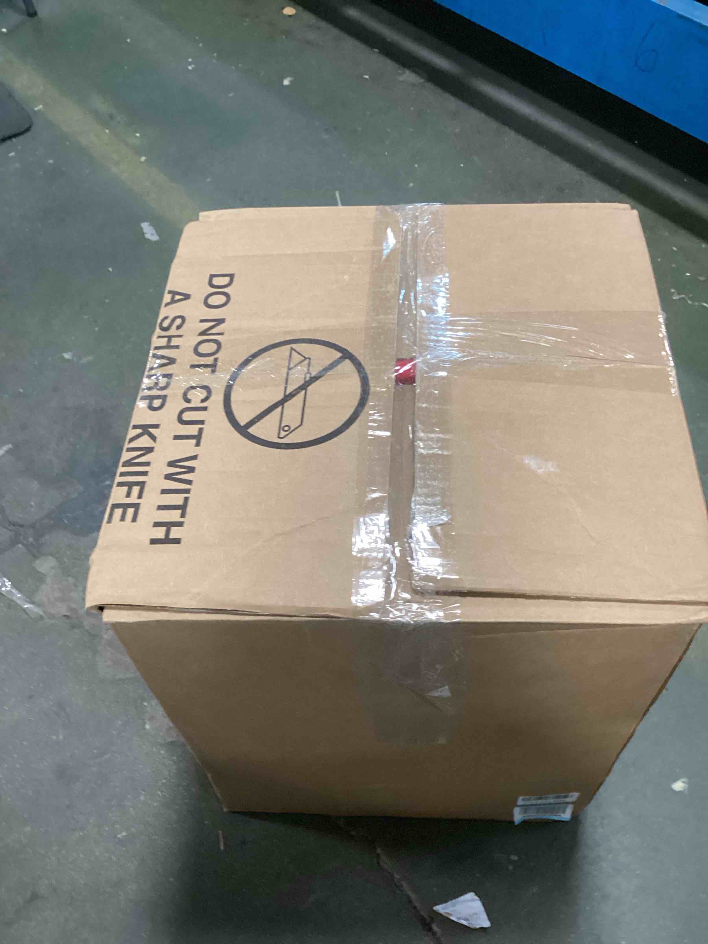 https://s3.amazonaws.com/lotting-images-prod/bidfta/GRA1769084_1736795621353.jpeg