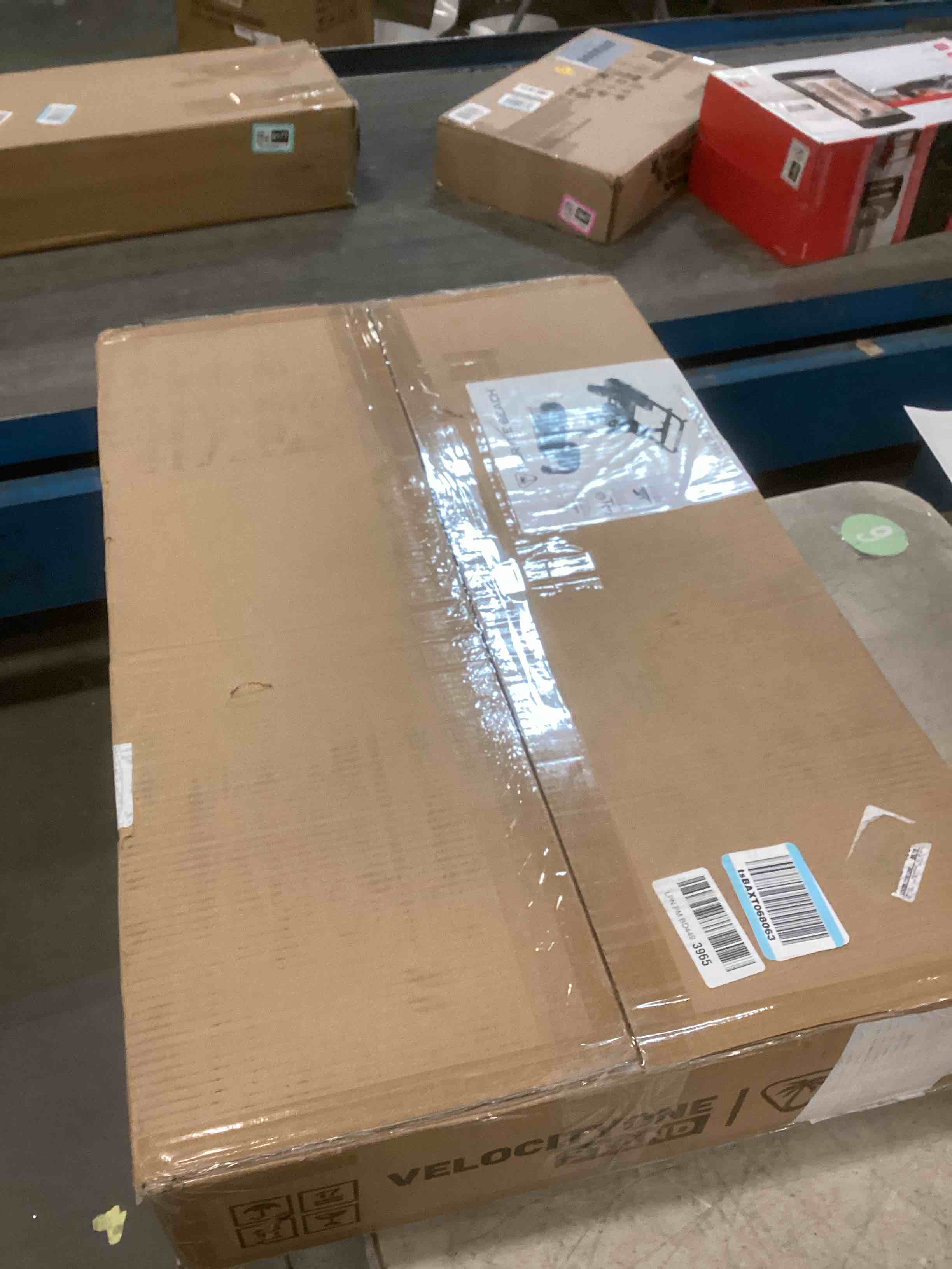 https://s3.amazonaws.com/lotting-images-prod/bidfta/GRA1769980_1737120106083.jpeg