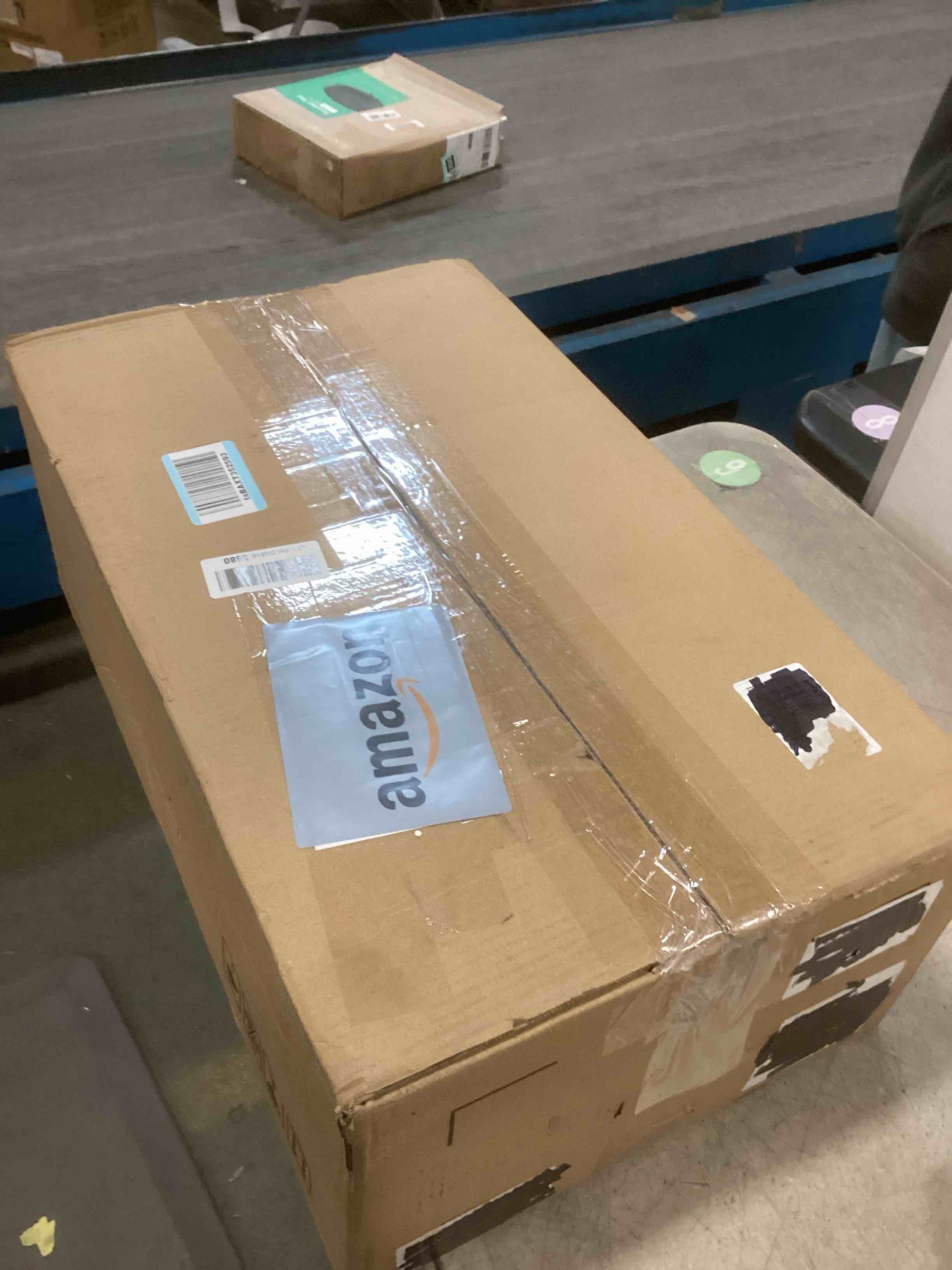 https://s3.amazonaws.com/lotting-images-prod/bidfta/GRA1769985_1737120485844.jpeg