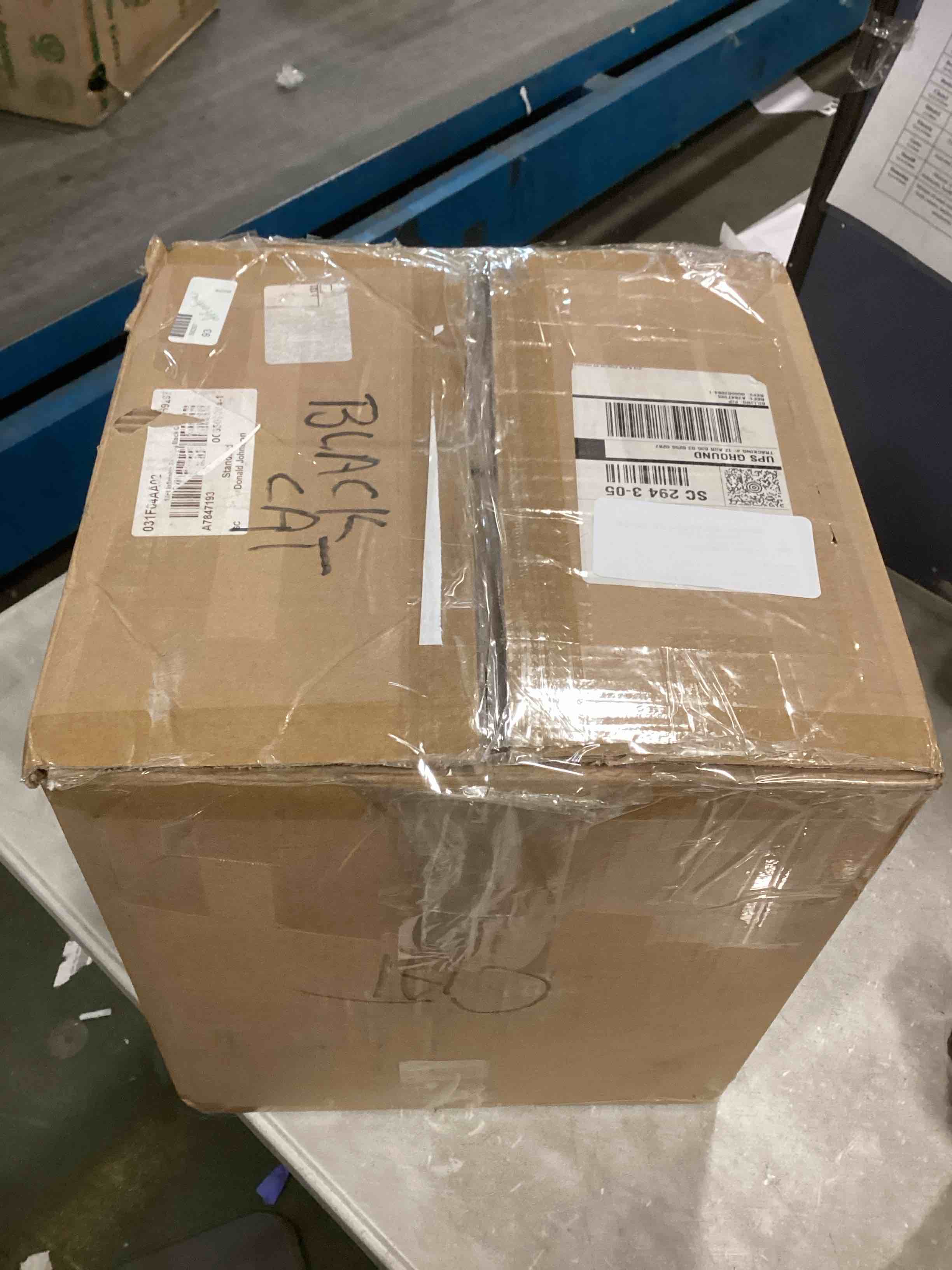 https://s3.amazonaws.com/lotting-images-prod/bidfta/GRA1770404_1737479713885.jpeg