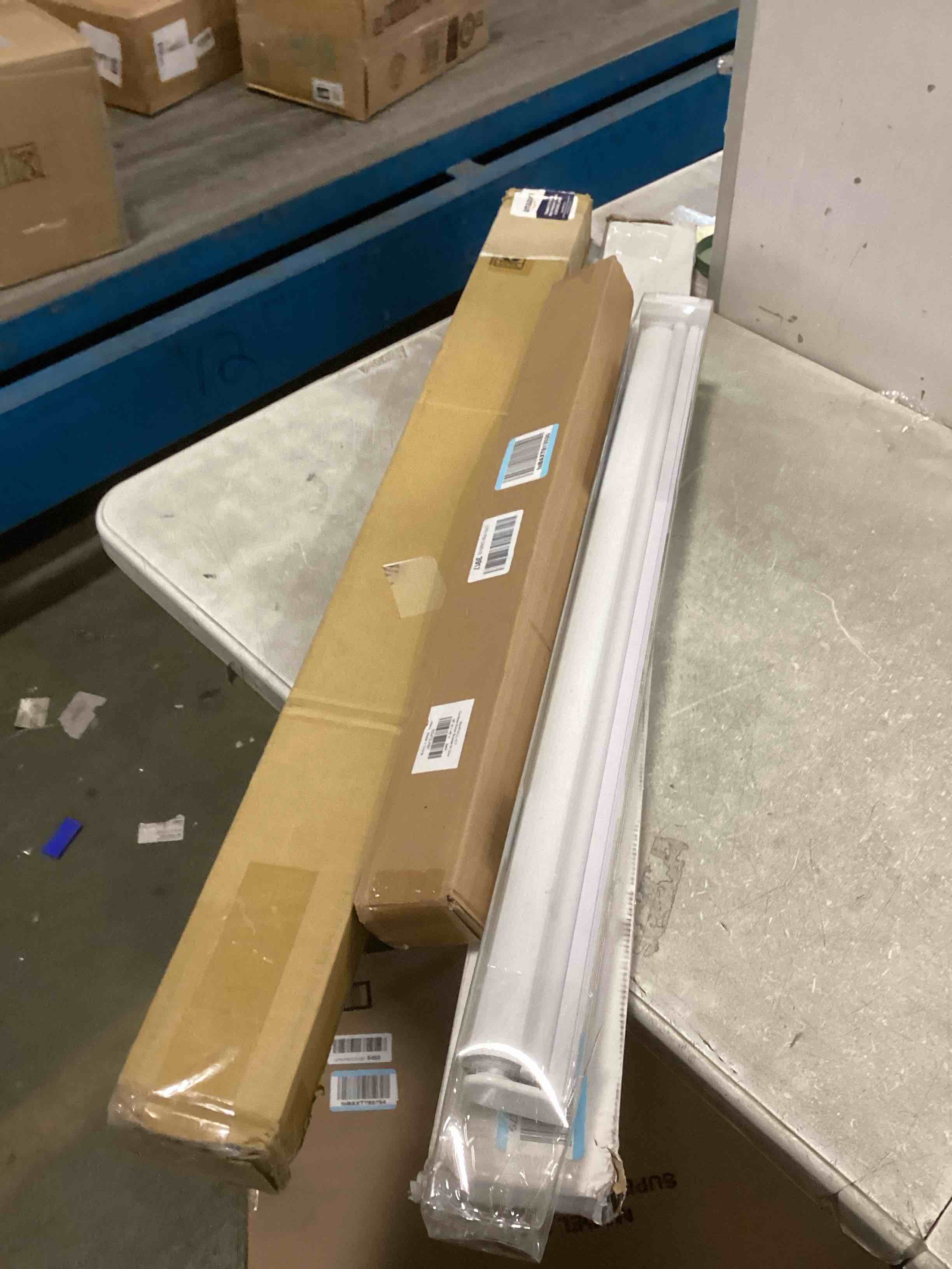 https://s3.amazonaws.com/lotting-images-prod/bidfta/GRA1770986_1737657906681.jpeg