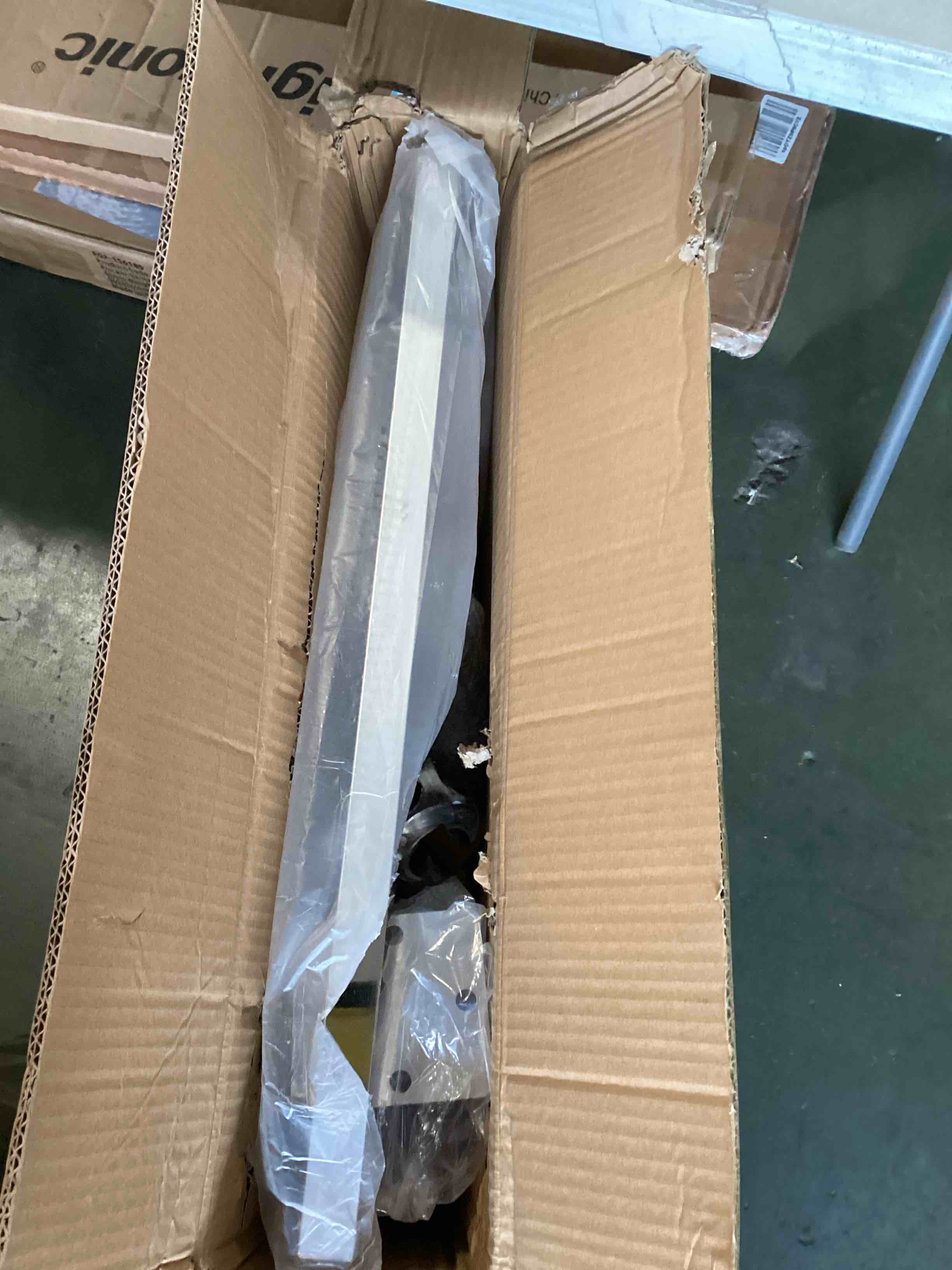 https://s3.amazonaws.com/lotting-images-prod/bidfta/GRA1771526_1737036345833.jpeg