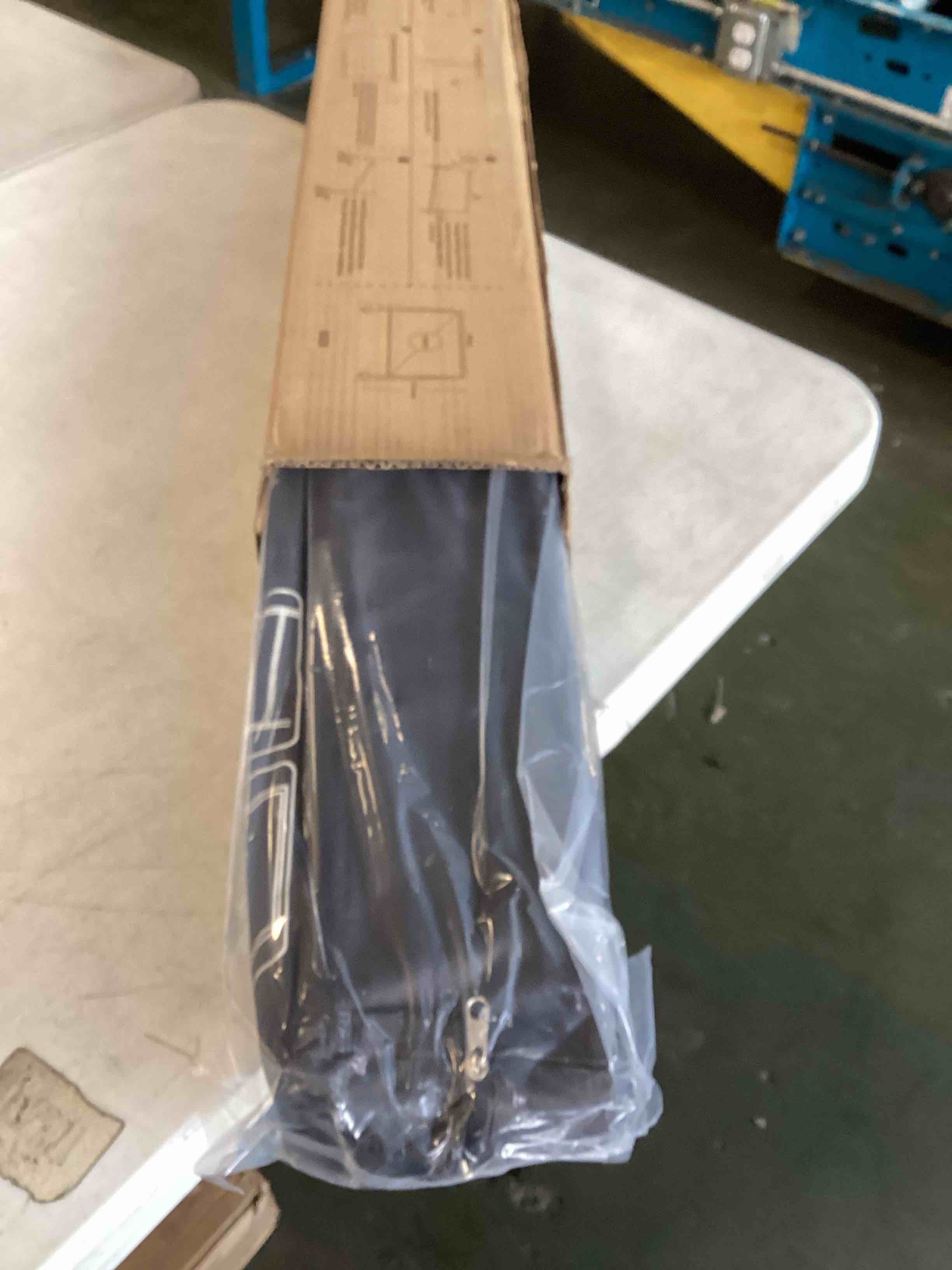 https://s3.amazonaws.com/lotting-images-prod/bidfta/GRA1771529_1737036705816.jpeg