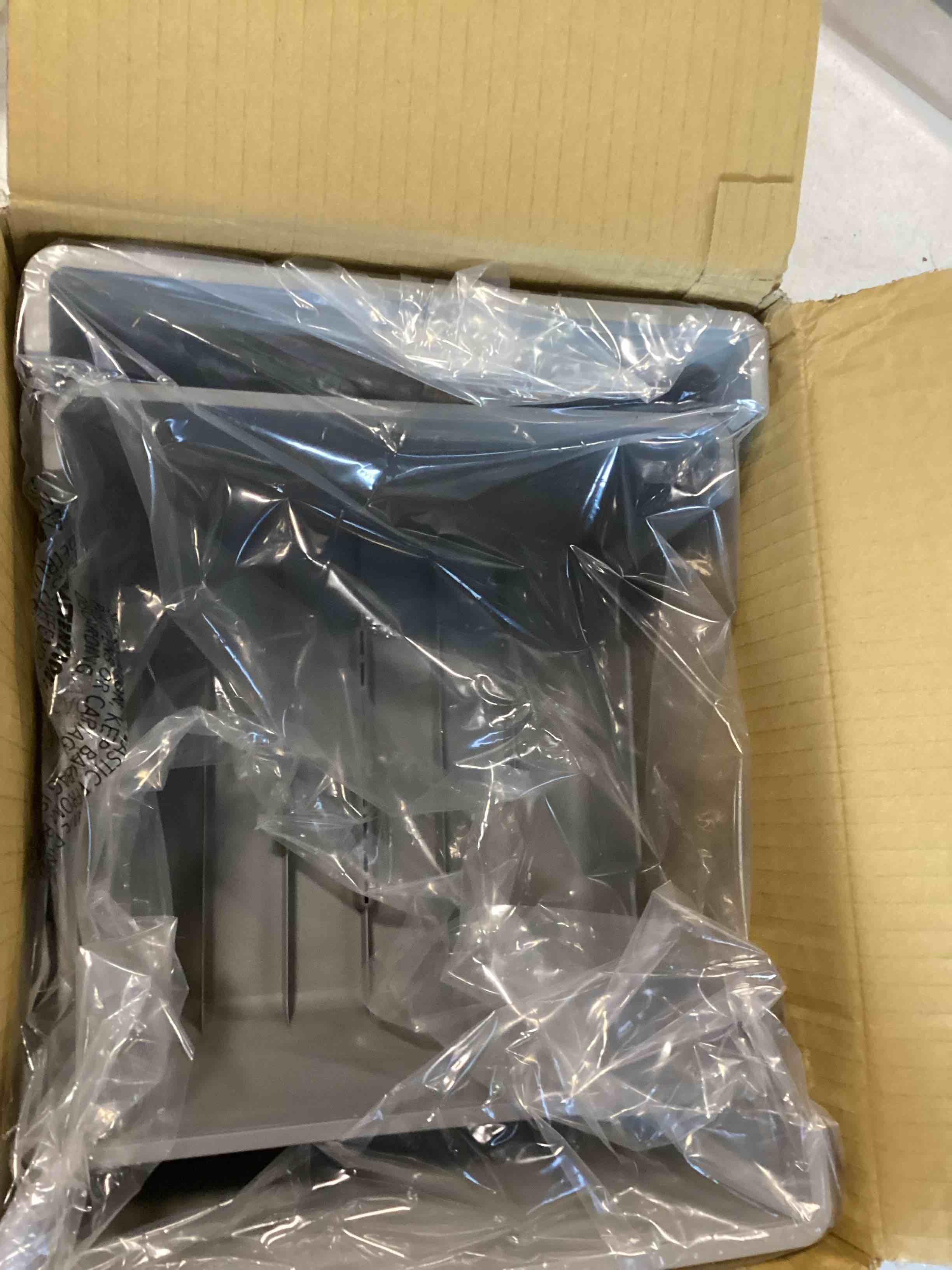 https://s3.amazonaws.com/lotting-images-prod/bidfta/GRA1771736_1737120781521.jpeg