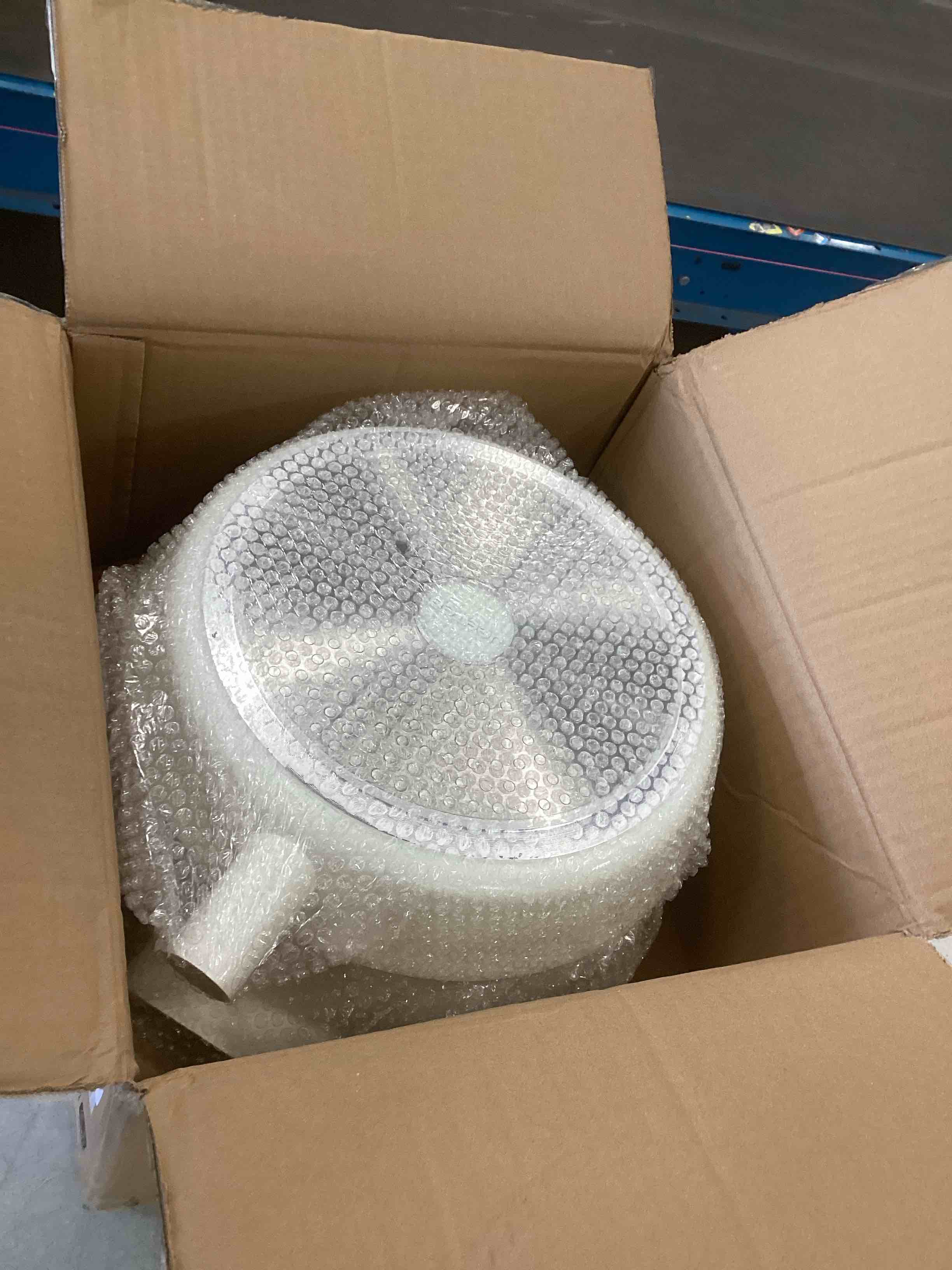 https://s3.amazonaws.com/lotting-images-prod/bidfta/GRA1772335_1738001744409.jpeg