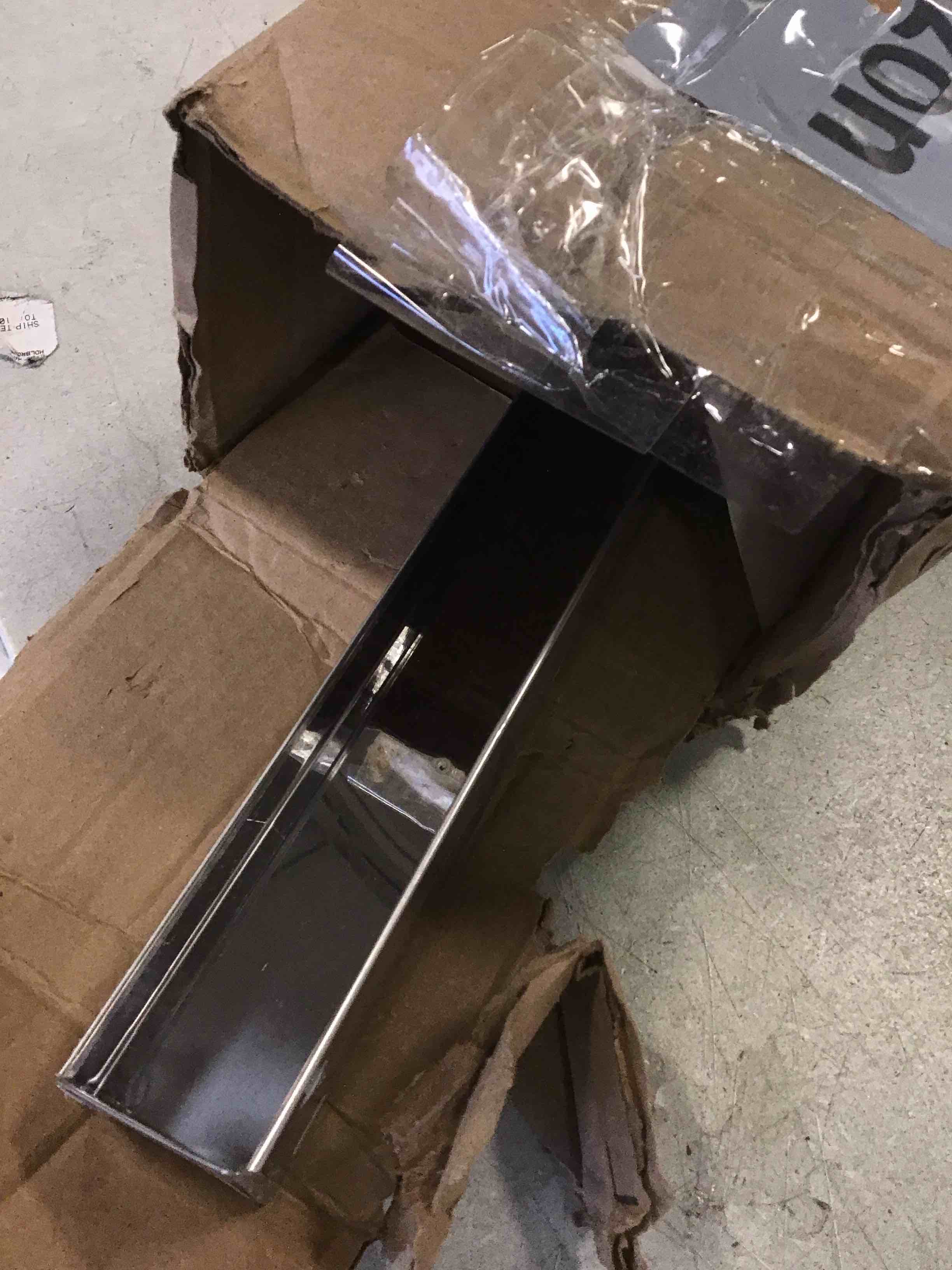 https://s3.amazonaws.com/lotting-images-prod/bidfta/GRA1773825_1740770820618.jpeg