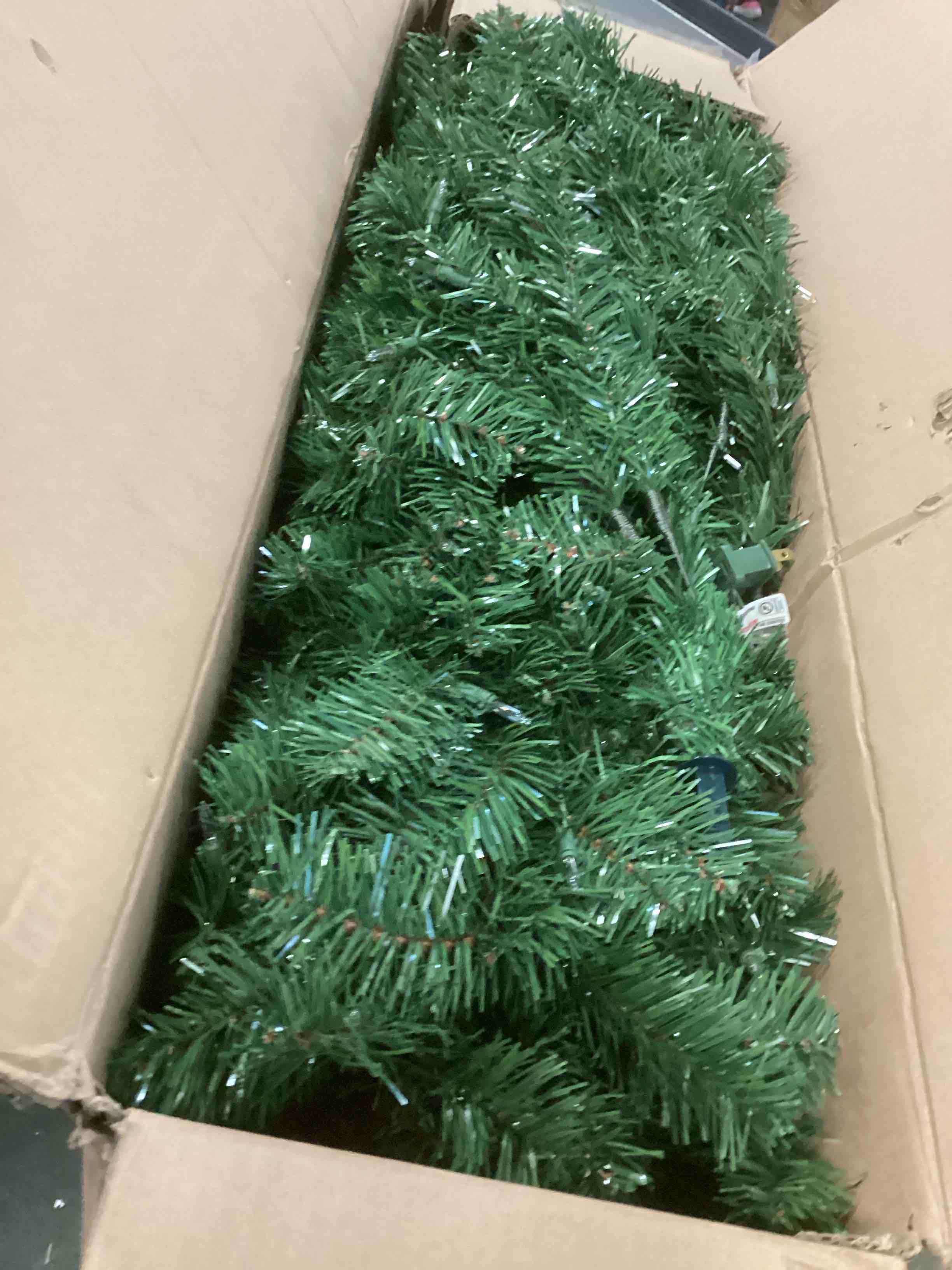 #T F - 6ft Christmas Tree, Artificial Tree with 820 PVC Branch T.ps, Metal Stand & Fo dable Base - Ideal for Home, Office, Party, or Holiday Decor