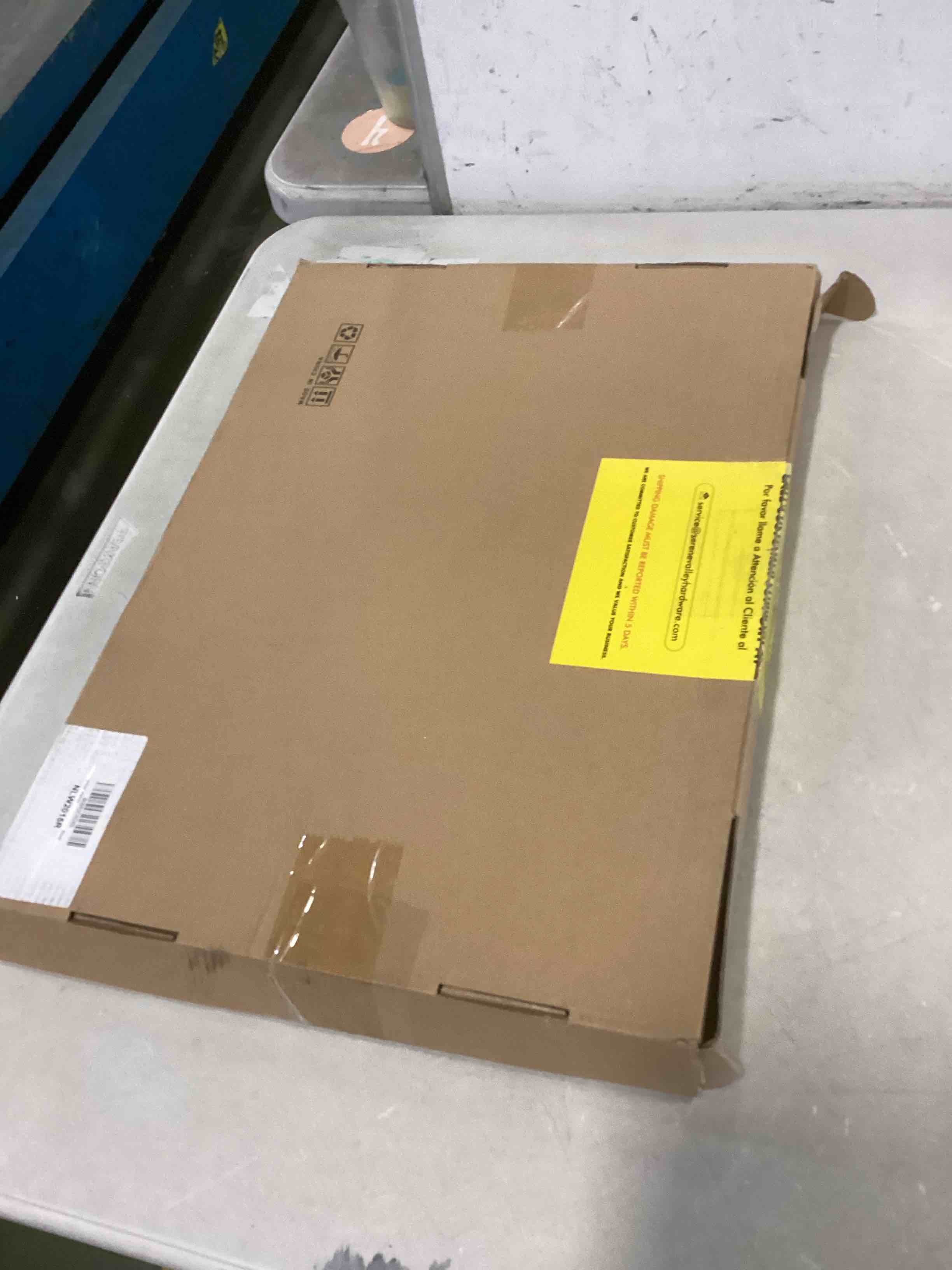https://s3.amazonaws.com/lotting-images-prod/bidfta/GRA1774377_1739205104407.jpeg