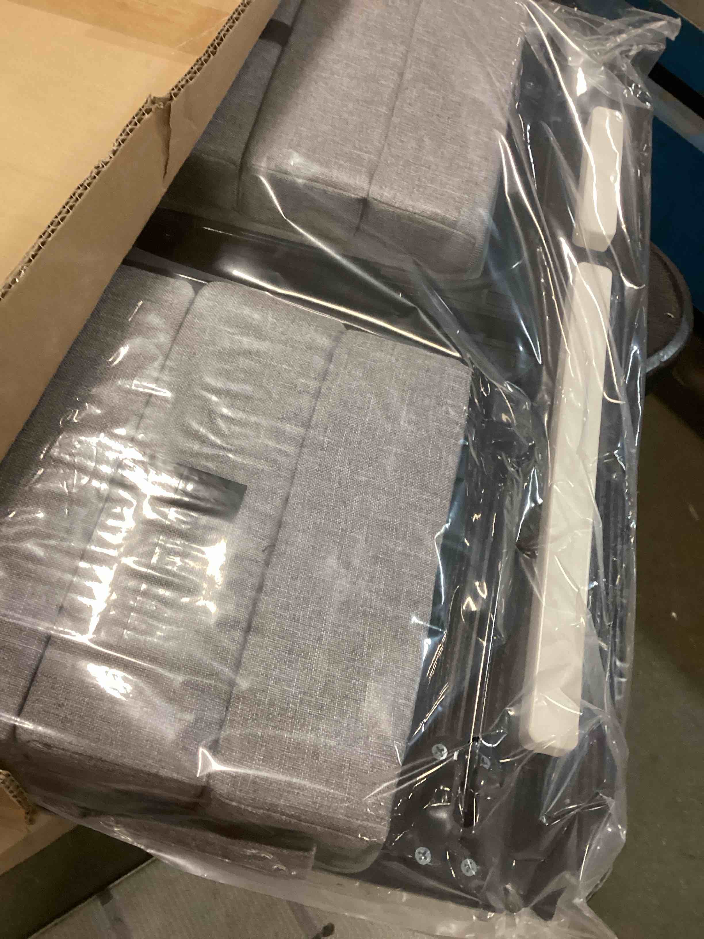 https://s3.amazonaws.com/lotting-images-prod/bidfta/GRA1775173_1739471846390.jpeg