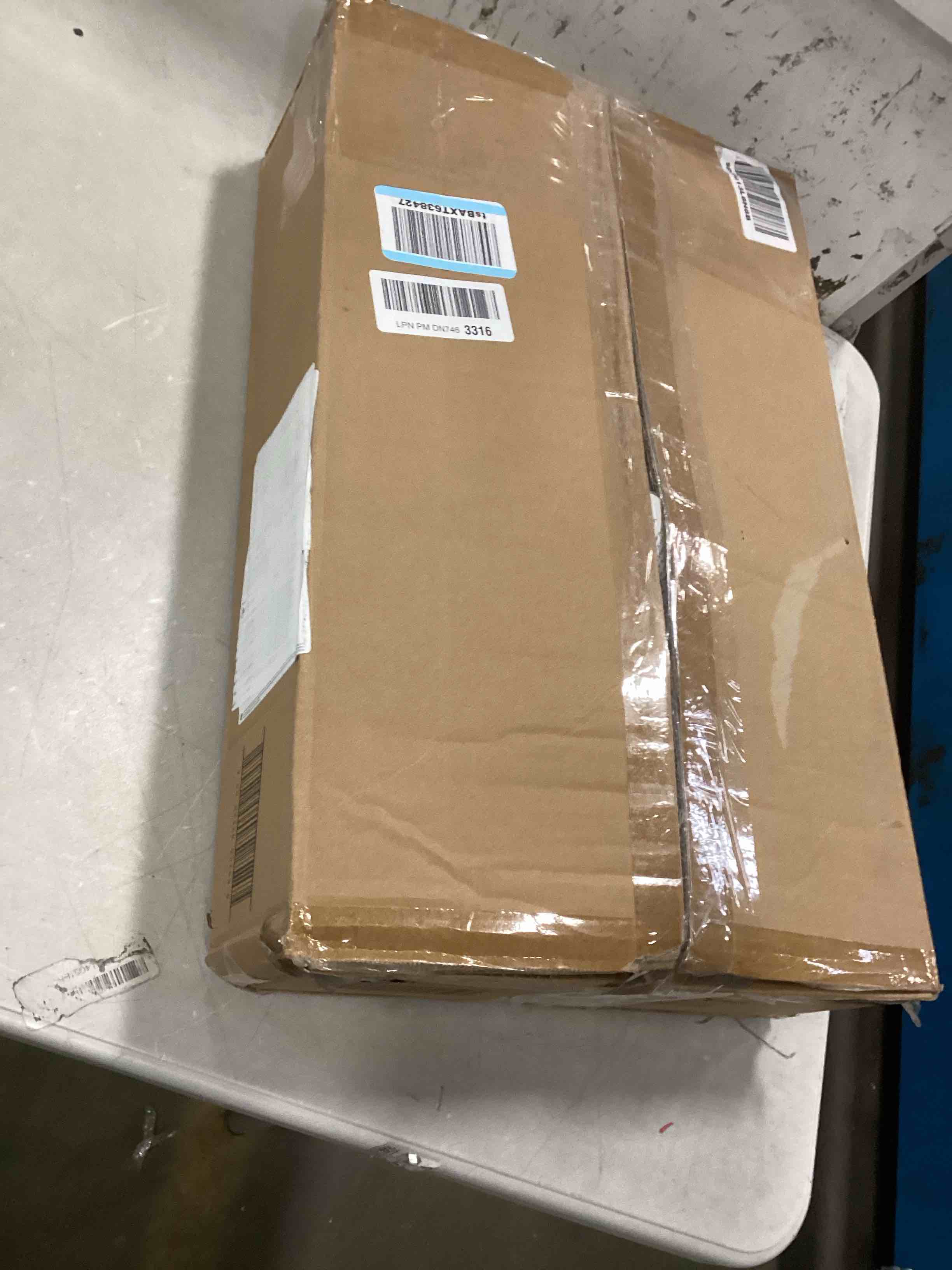 https://s3.amazonaws.com/lotting-images-prod/bidfta/GRA1776949_1740490705079.jpeg