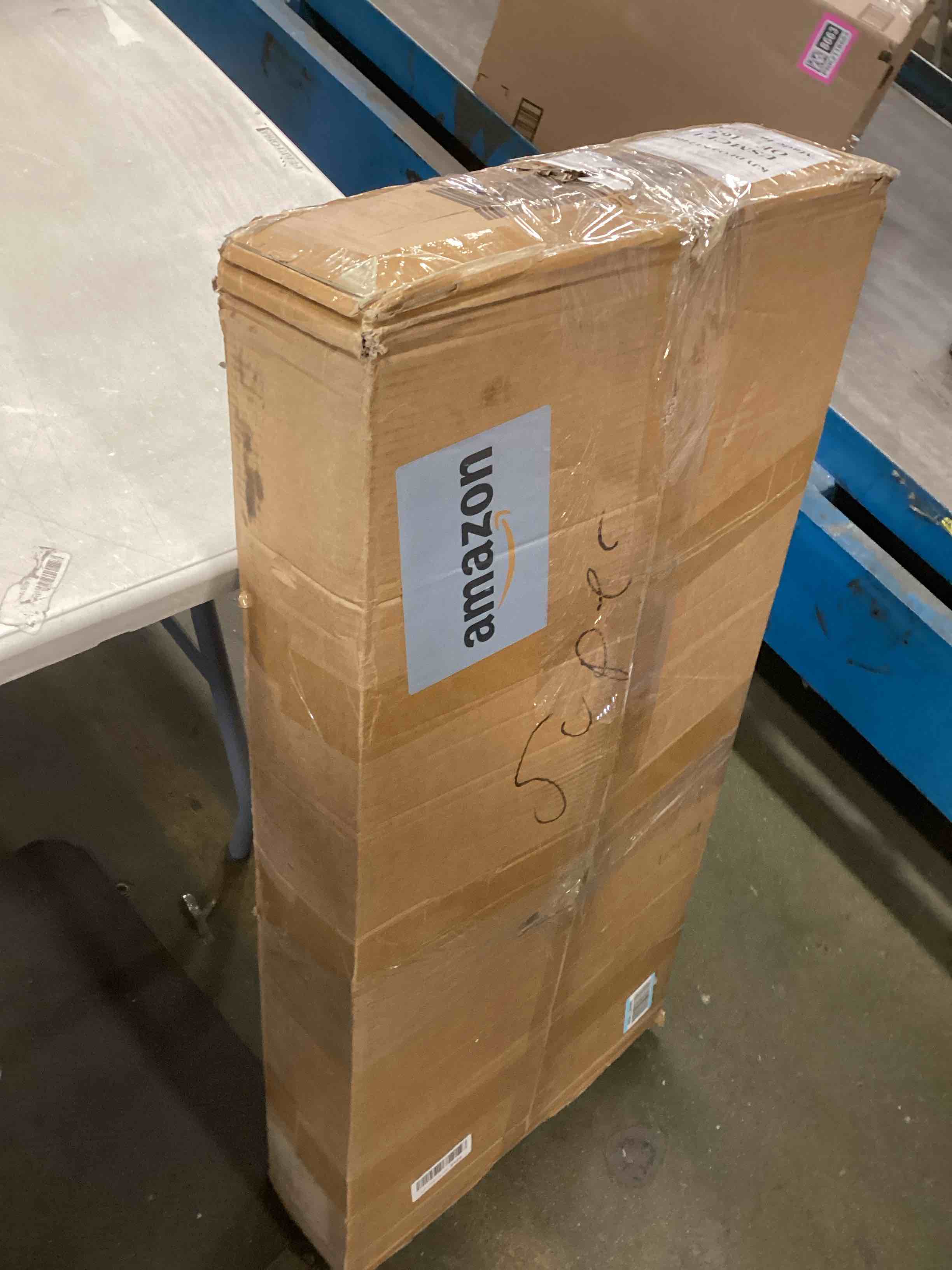 https://s3.amazonaws.com/lotting-images-prod/bidfta/GRA1776968_1740492738804.jpeg