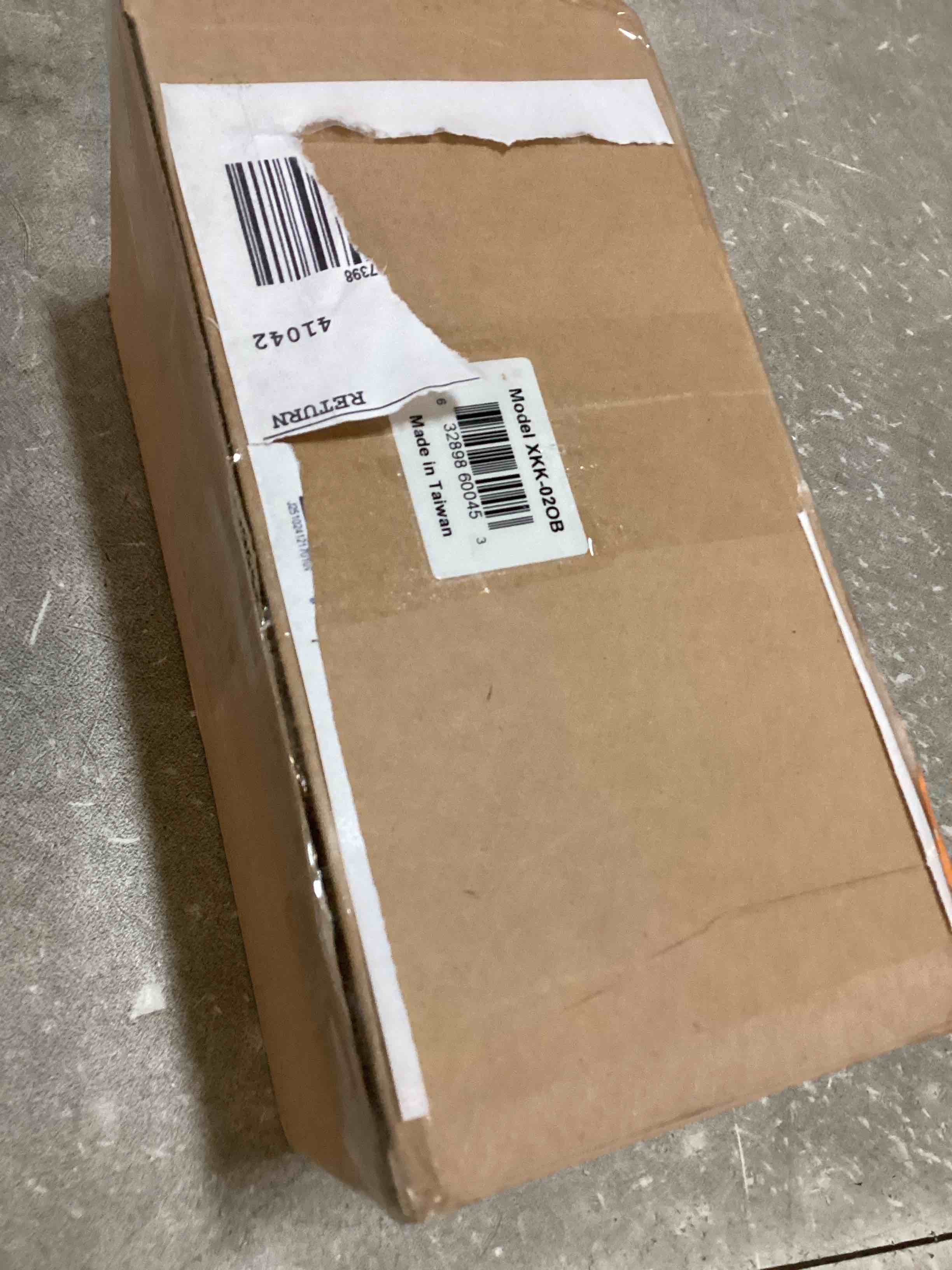 https://s3.amazonaws.com/lotting-images-prod/bidfta/GRA1778506_1739464275358.jpeg