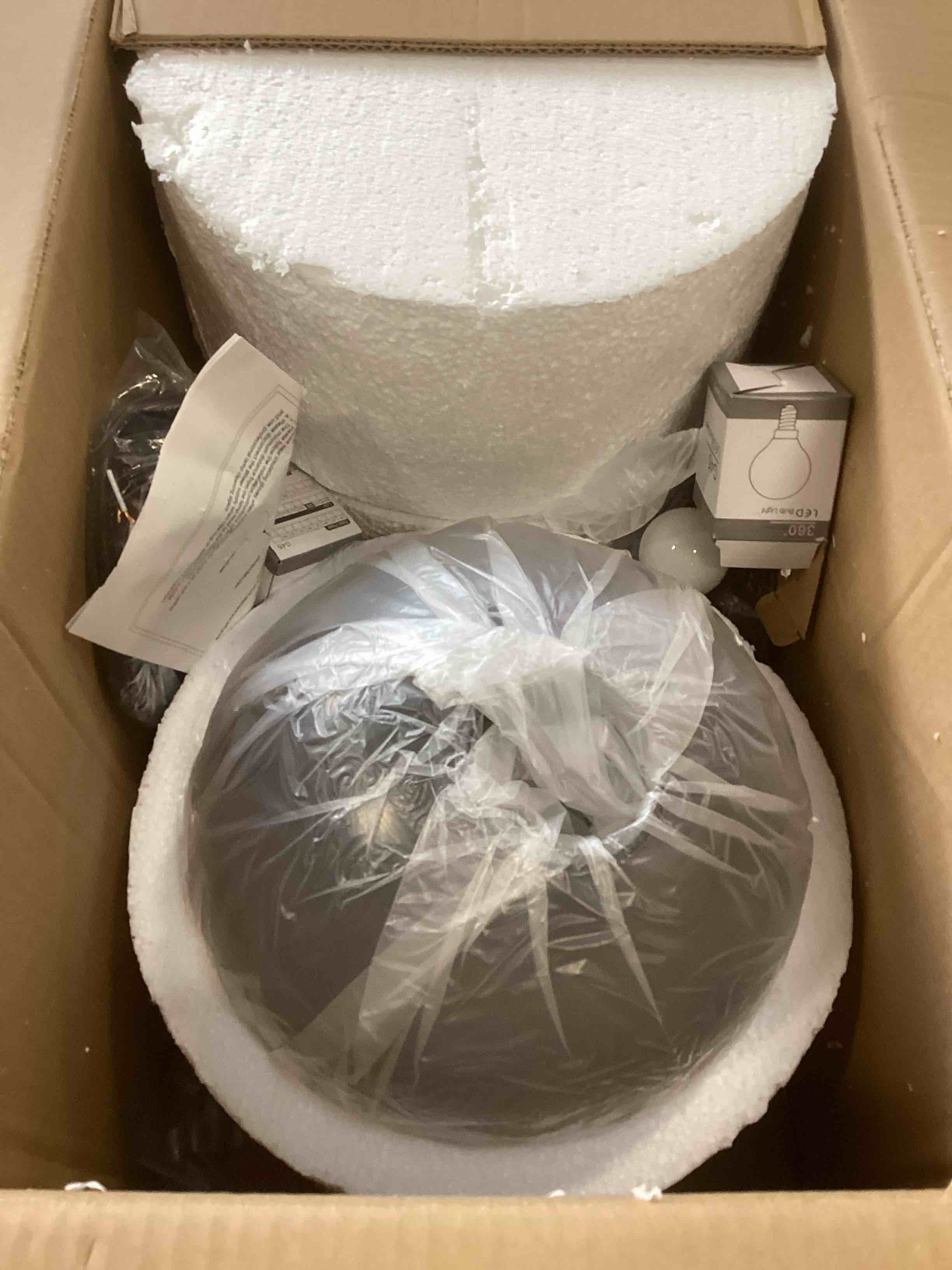 https://s3.amazonaws.com/lotting-images-prod/bidfta/GRA1779617_1741353444623.jpeg