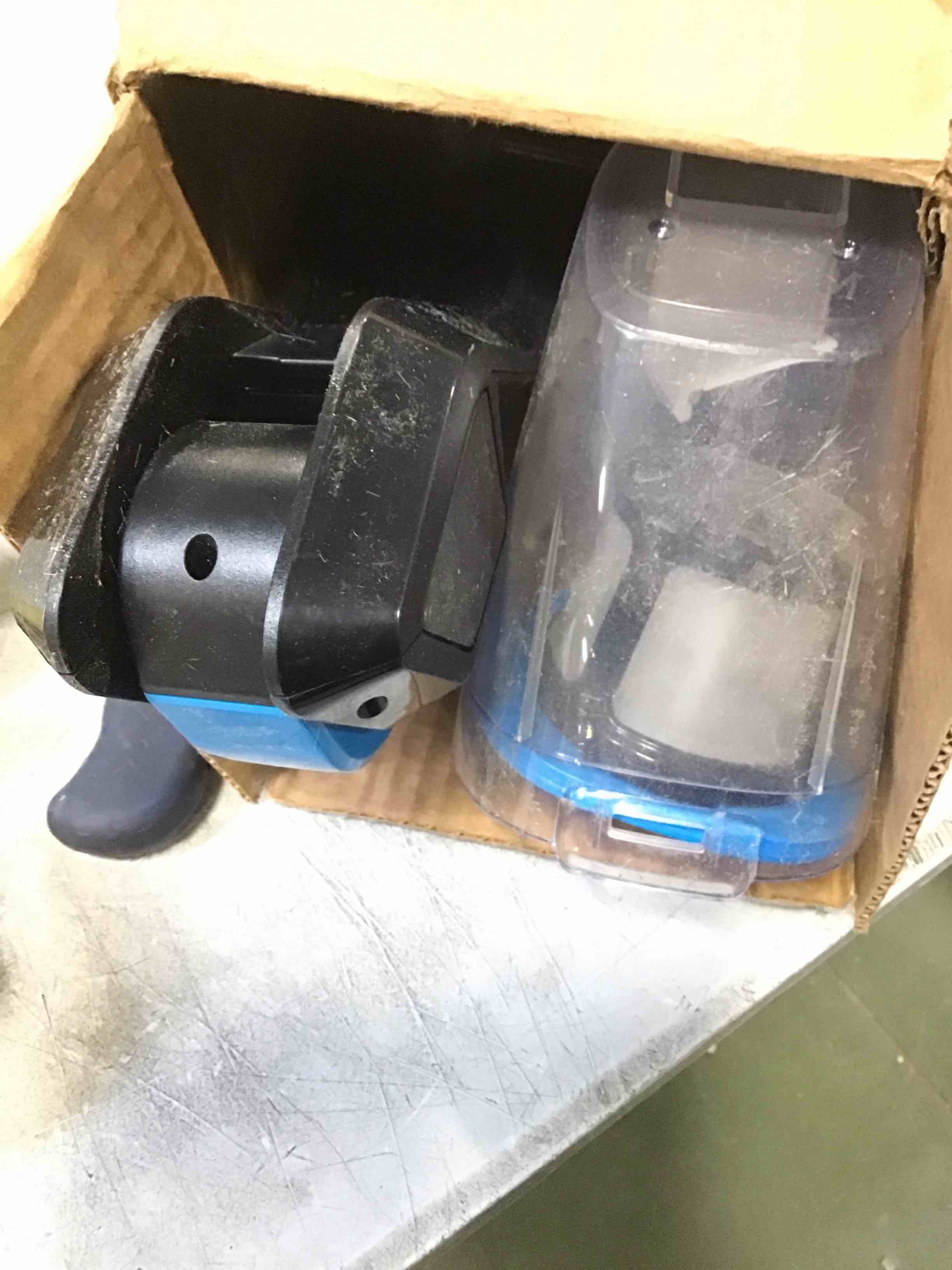https://s3.amazonaws.com/lotting-images-prod/bidfta/GRA1780555_1740580562885.jpeg