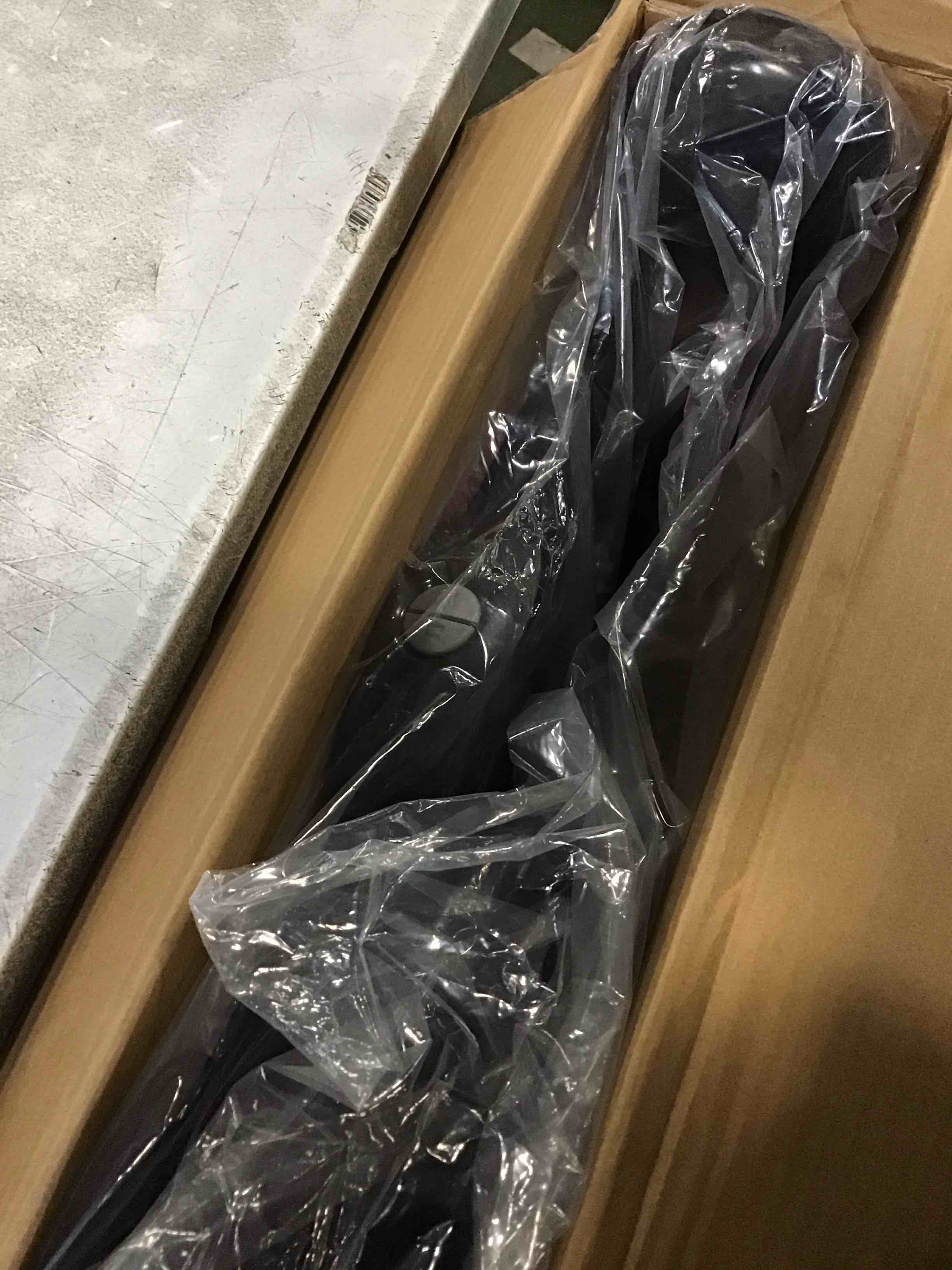 https://s3.amazonaws.com/lotting-images-prod/bidfta/GRA1780561_1740580996813.jpeg