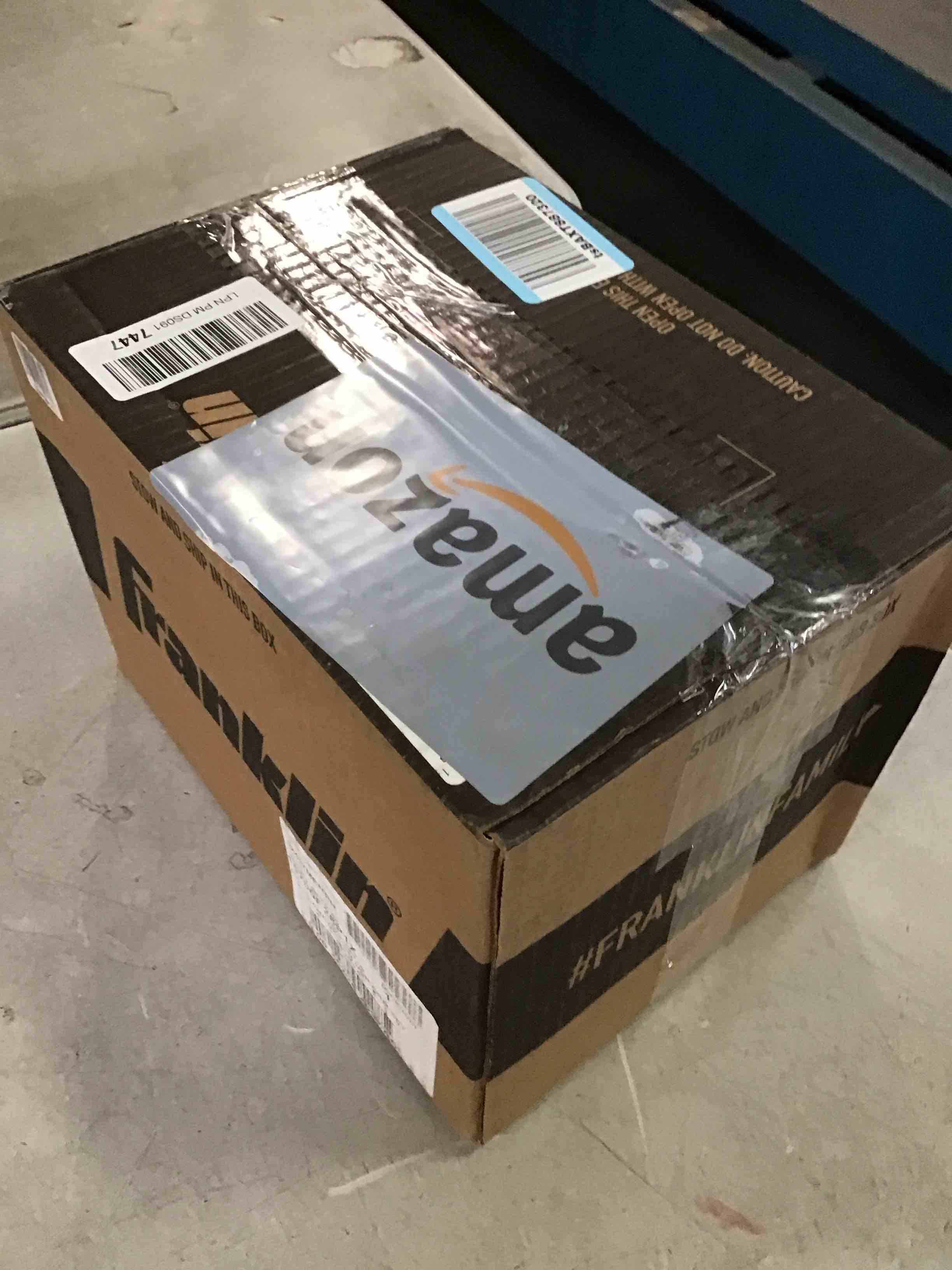 https://s3.amazonaws.com/lotting-images-prod/bidfta/GRA1781162_1740761729266.jpeg