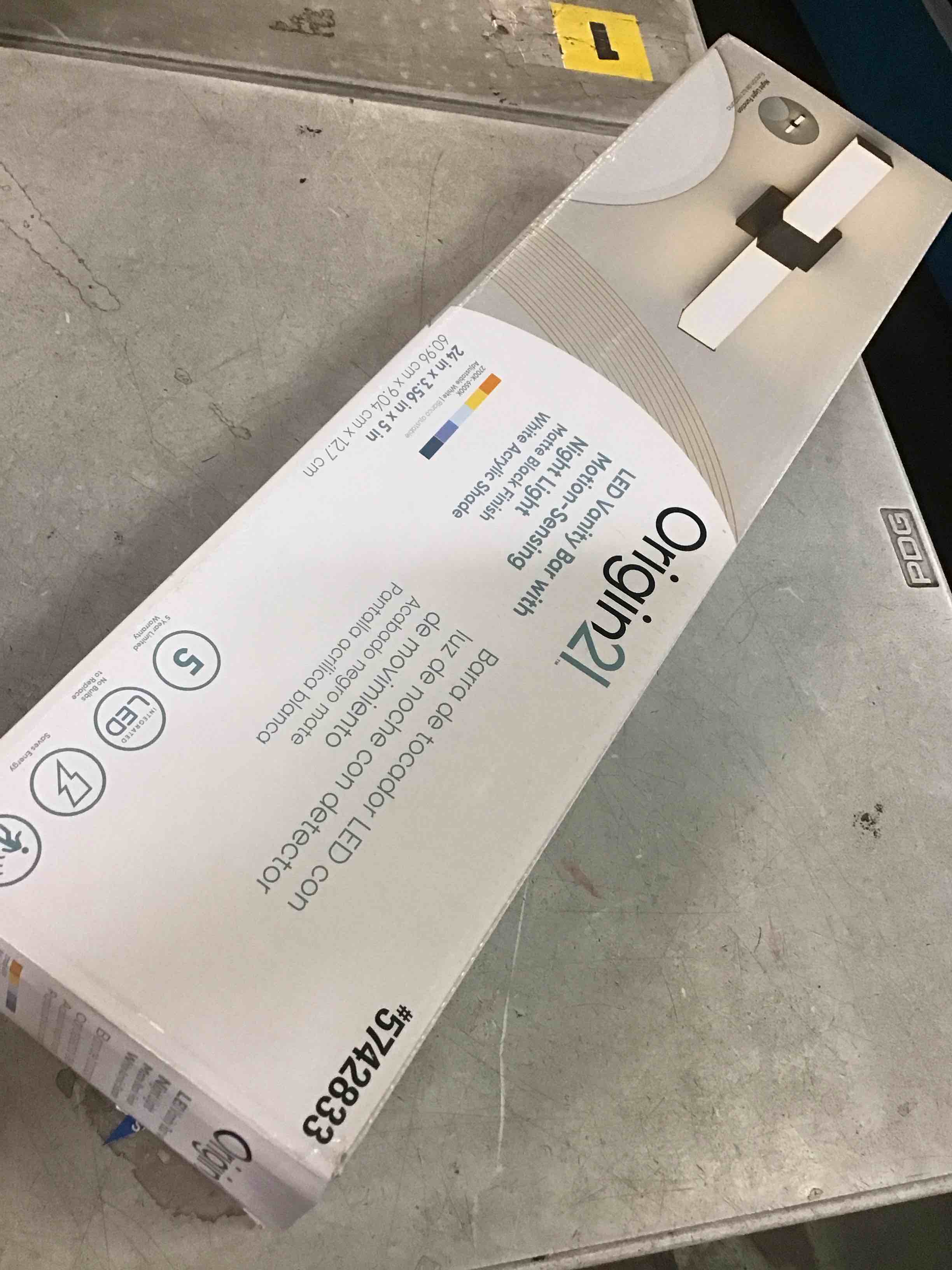 https://s3.amazonaws.com/lotting-images-prod/bidfta/GRA1781273_1740772041454.jpeg