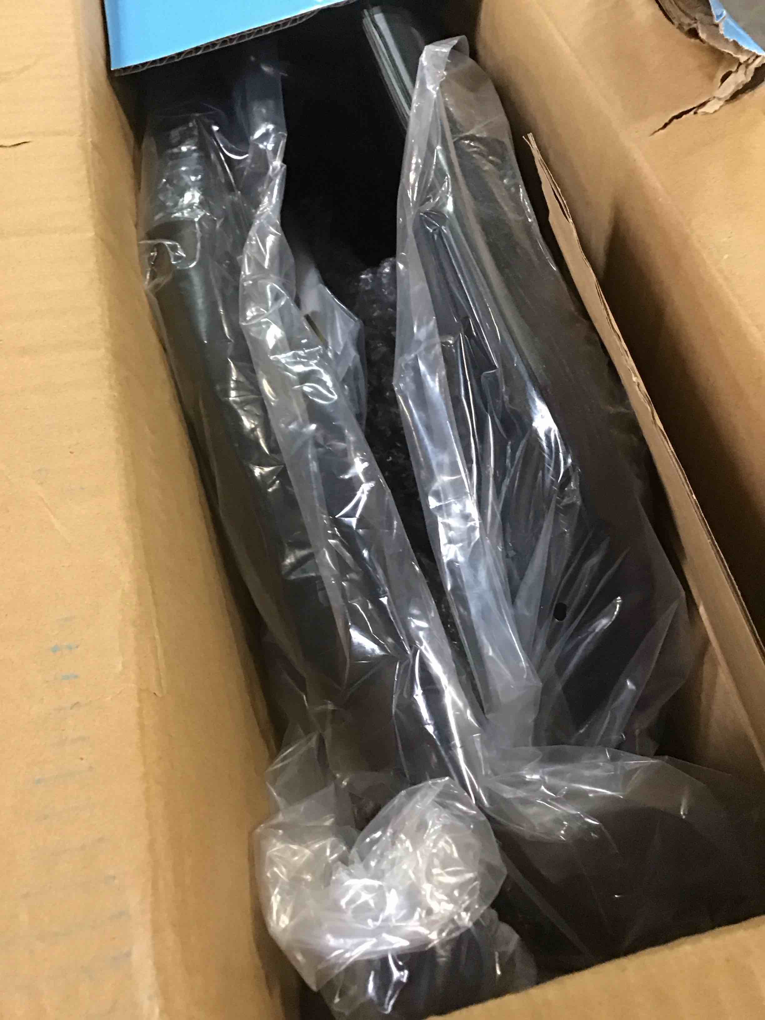 https://s3.amazonaws.com/lotting-images-prod/bidfta/GRA1781632_1741103947300.jpeg