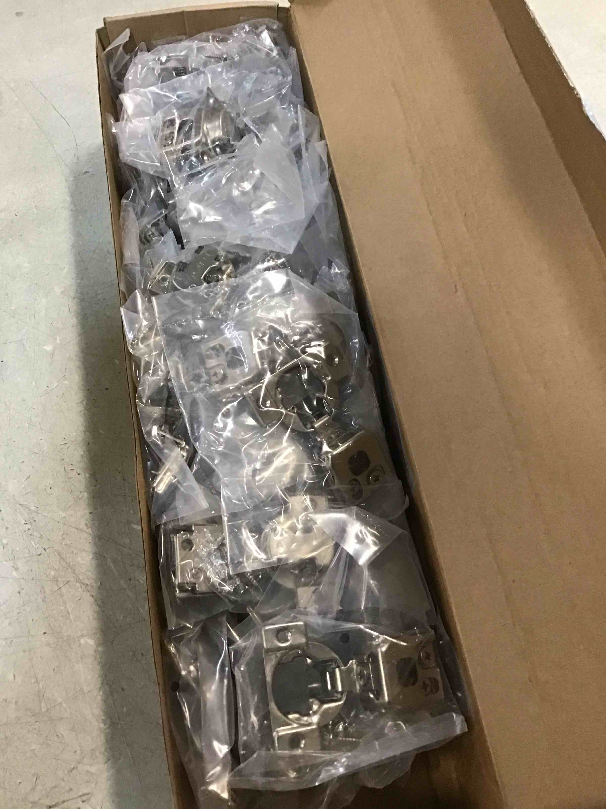 https://s3.amazonaws.com/lotting-images-prod/bidfta/GRA1782170_1741282685597.jpeg