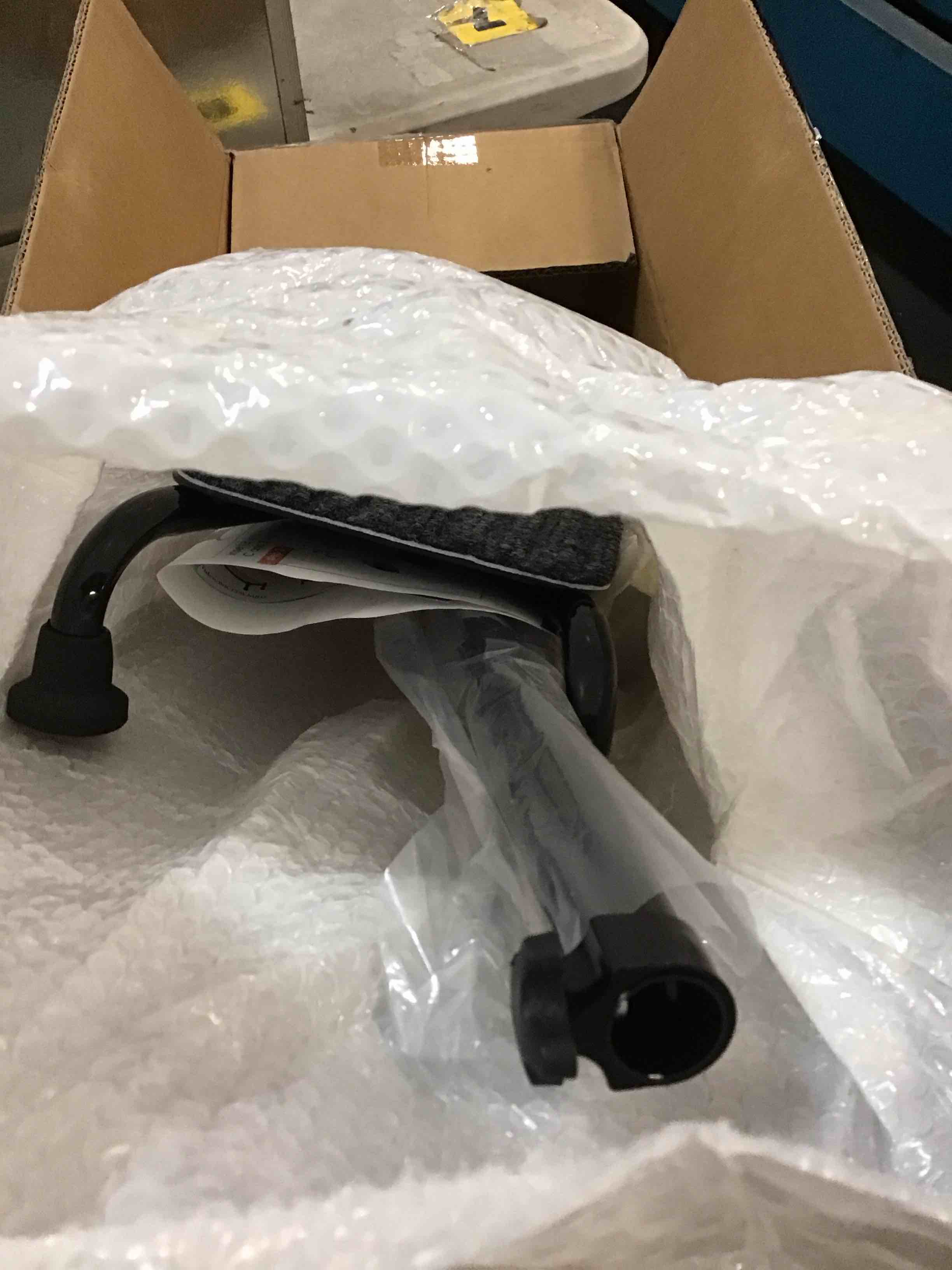 https://s3.amazonaws.com/lotting-images-prod/bidfta/GRA1782812_1741619888494.jpeg