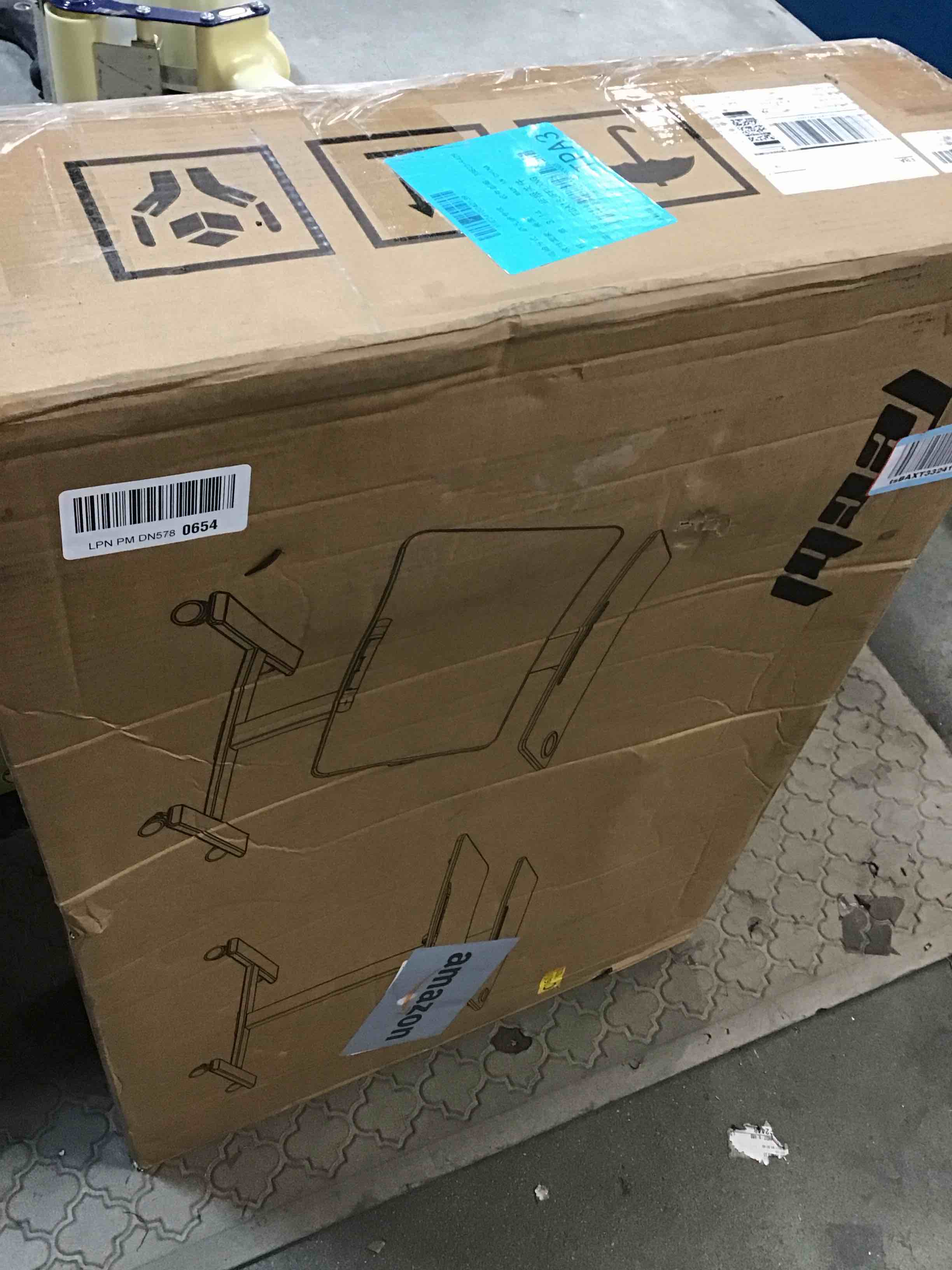 https://s3.amazonaws.com/lotting-images-prod/bidfta/GRA1782913_1741636526228.jpeg
