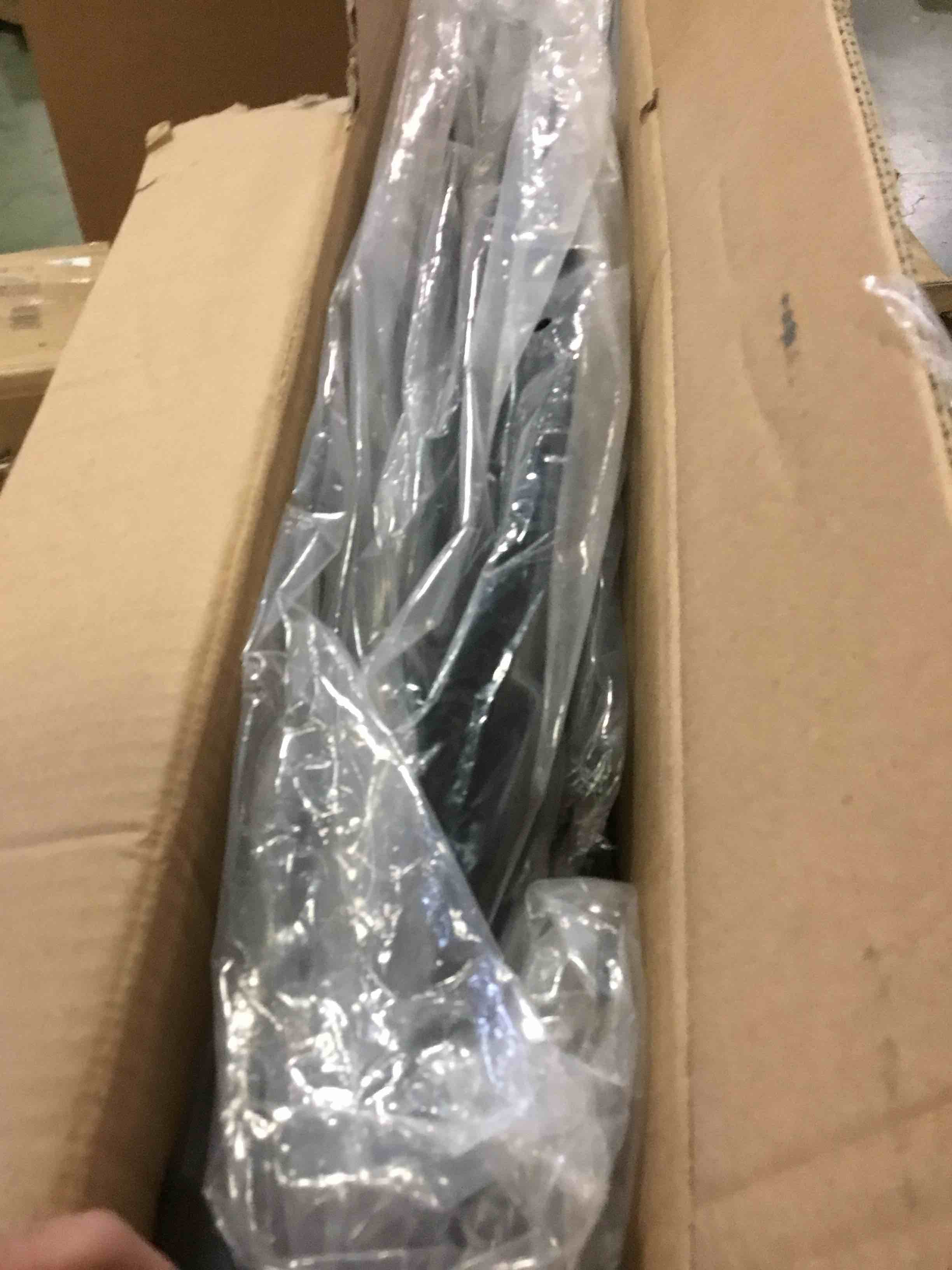 https://s3.amazonaws.com/lotting-images-prod/bidfta/GRA1786918_1736797418903.jpeg
