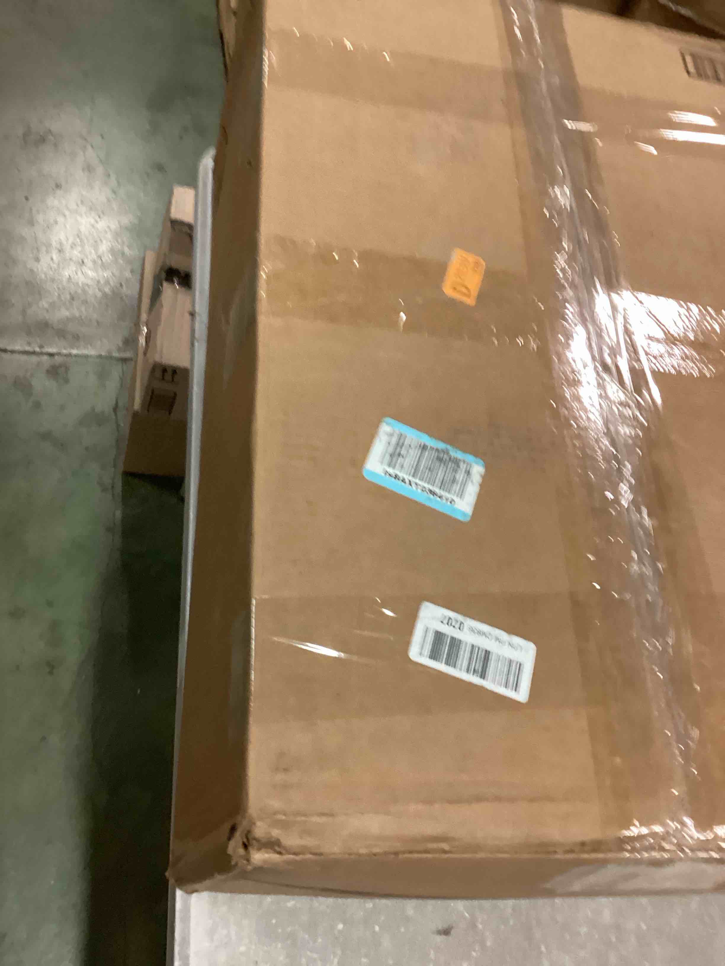 https://s3.amazonaws.com/lotting-images-prod/bidfta/GRA1787084_1736946505058.jpeg