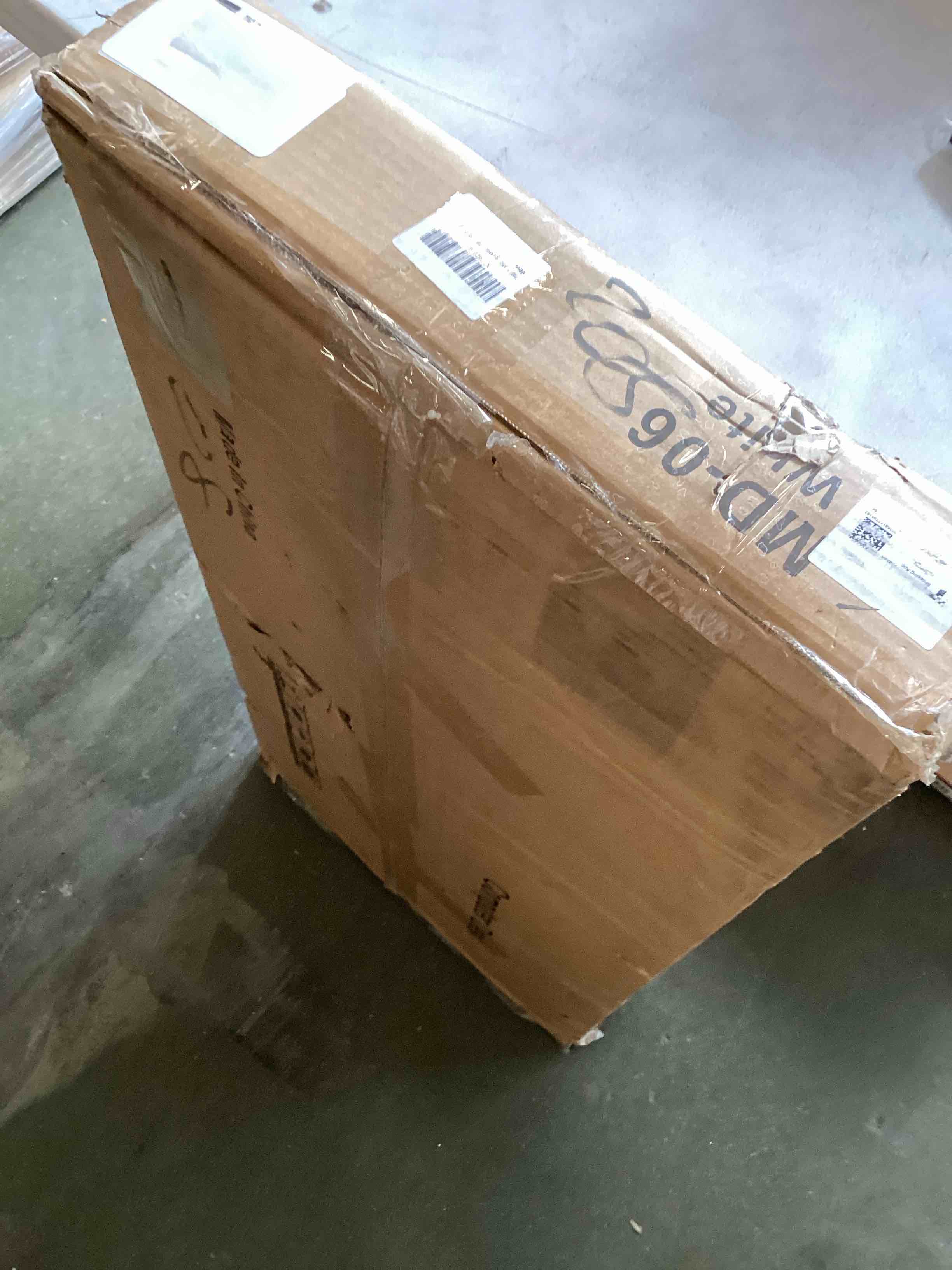 https://s3.amazonaws.com/lotting-images-prod/bidfta/GRA1787368_1737043709868.jpeg
