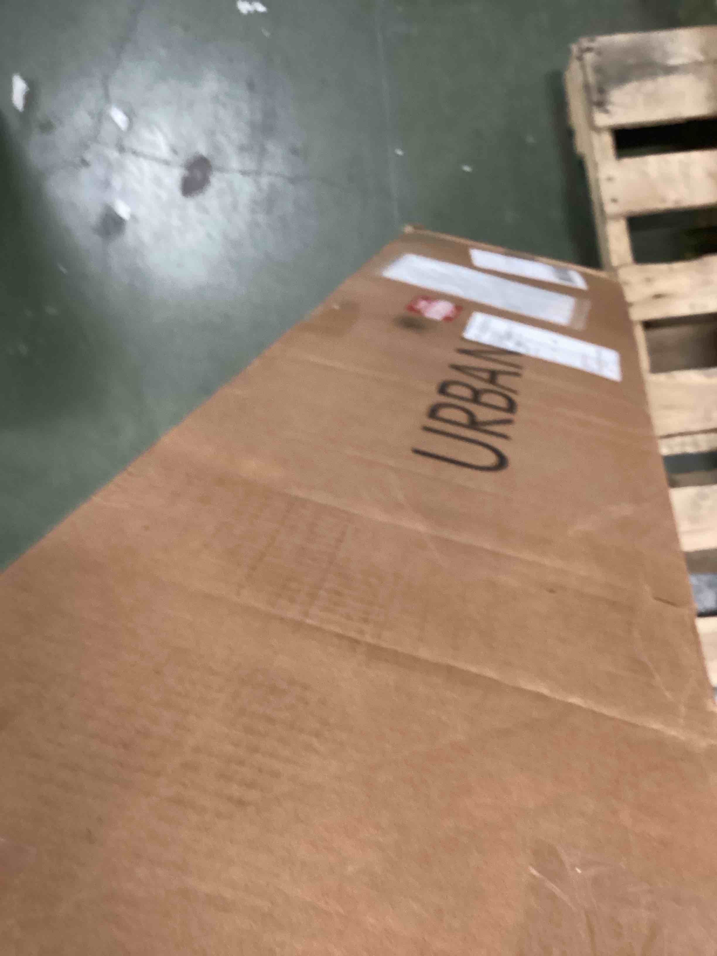 https://s3.amazonaws.com/lotting-images-prod/bidfta/GRA1788156_1737478166616.jpeg