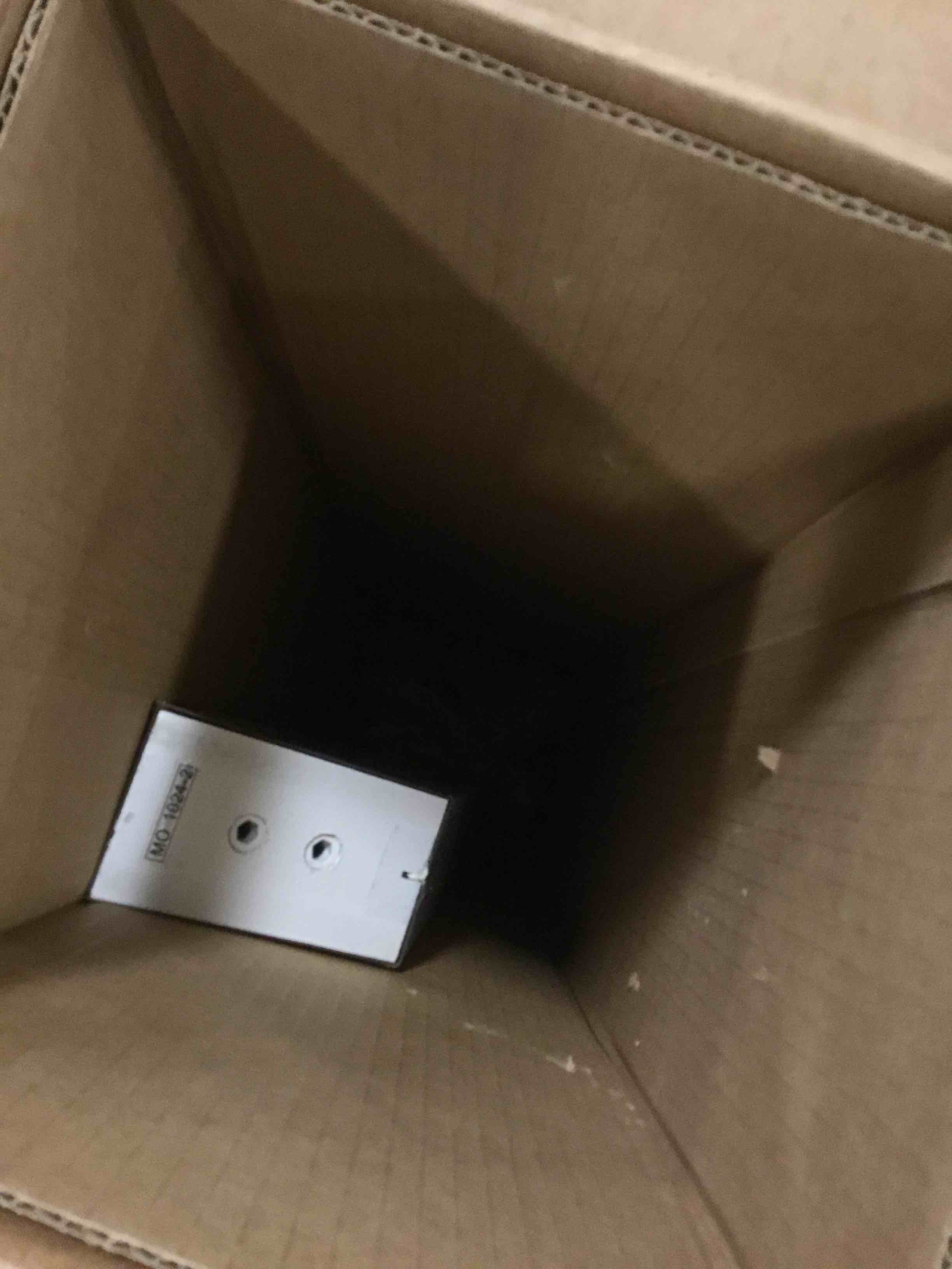 https://s3.amazonaws.com/lotting-images-prod/bidfta/GRA1788318_1737580142982.jpeg