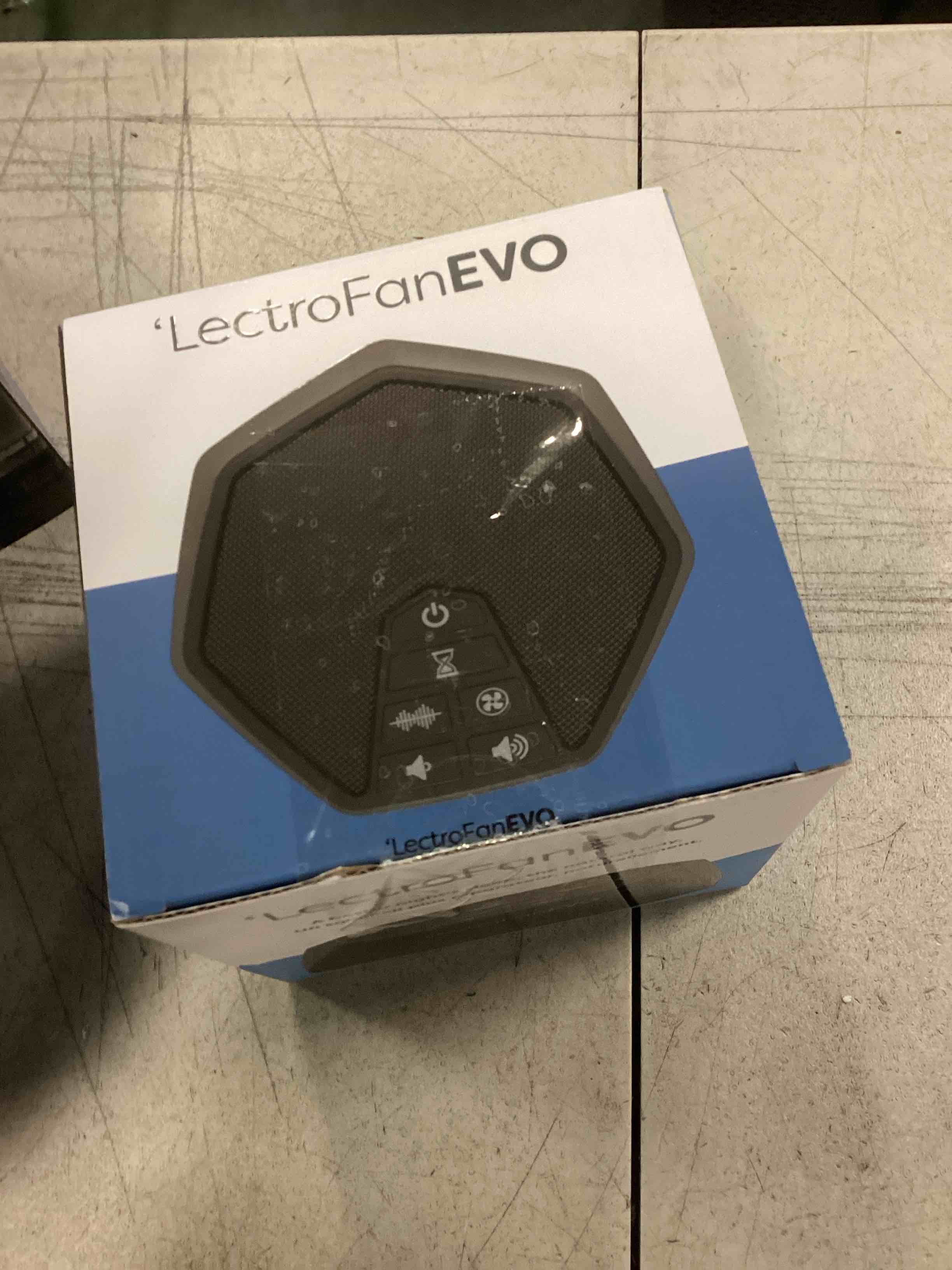 https://s3.amazonaws.com/lotting-images-prod/bidfta/GRA1789210_1735675576935.jpeg