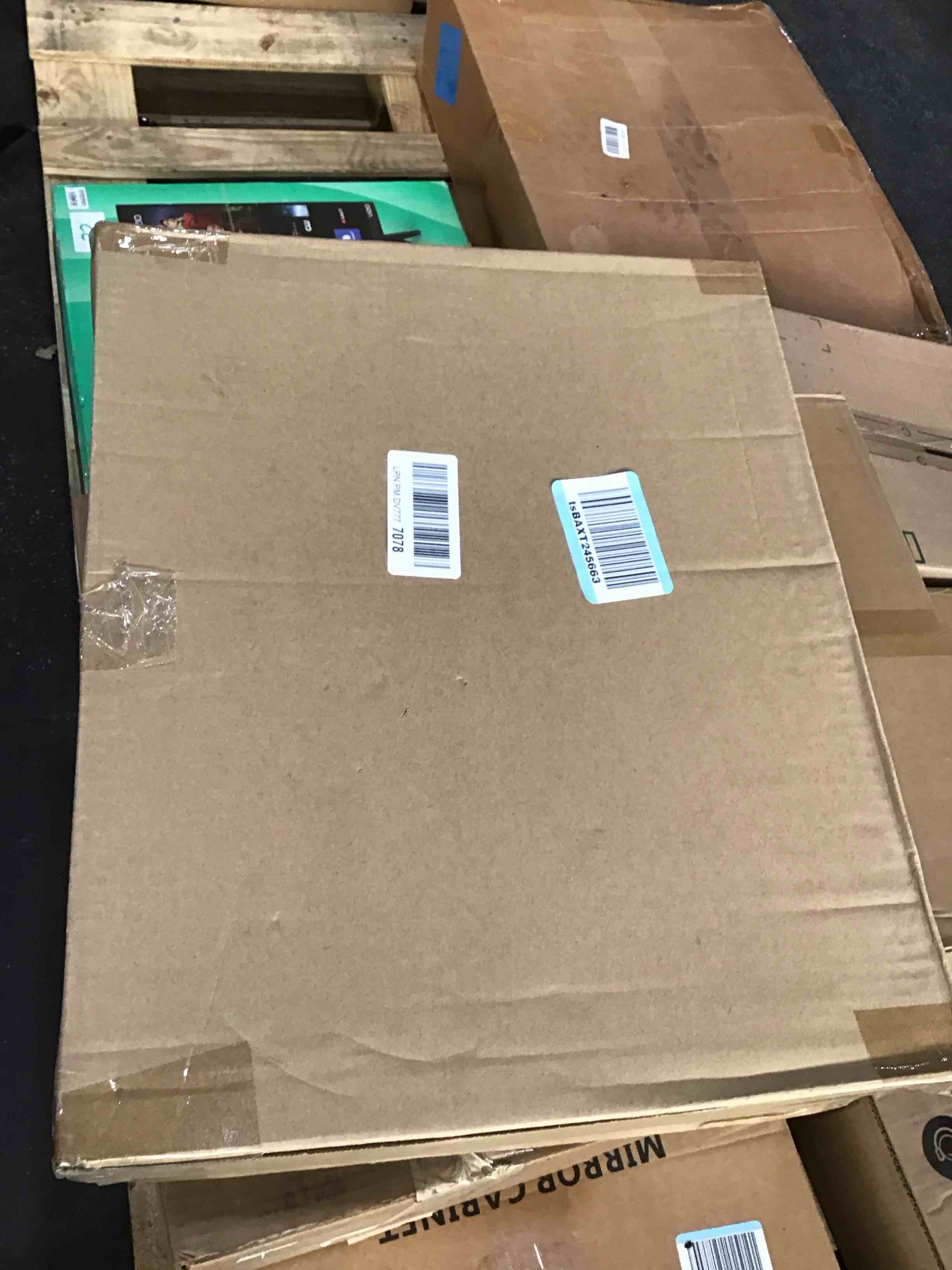 https://s3.amazonaws.com/lotting-images-prod/bidfta/GRA1792113_1747257790340.jpeg