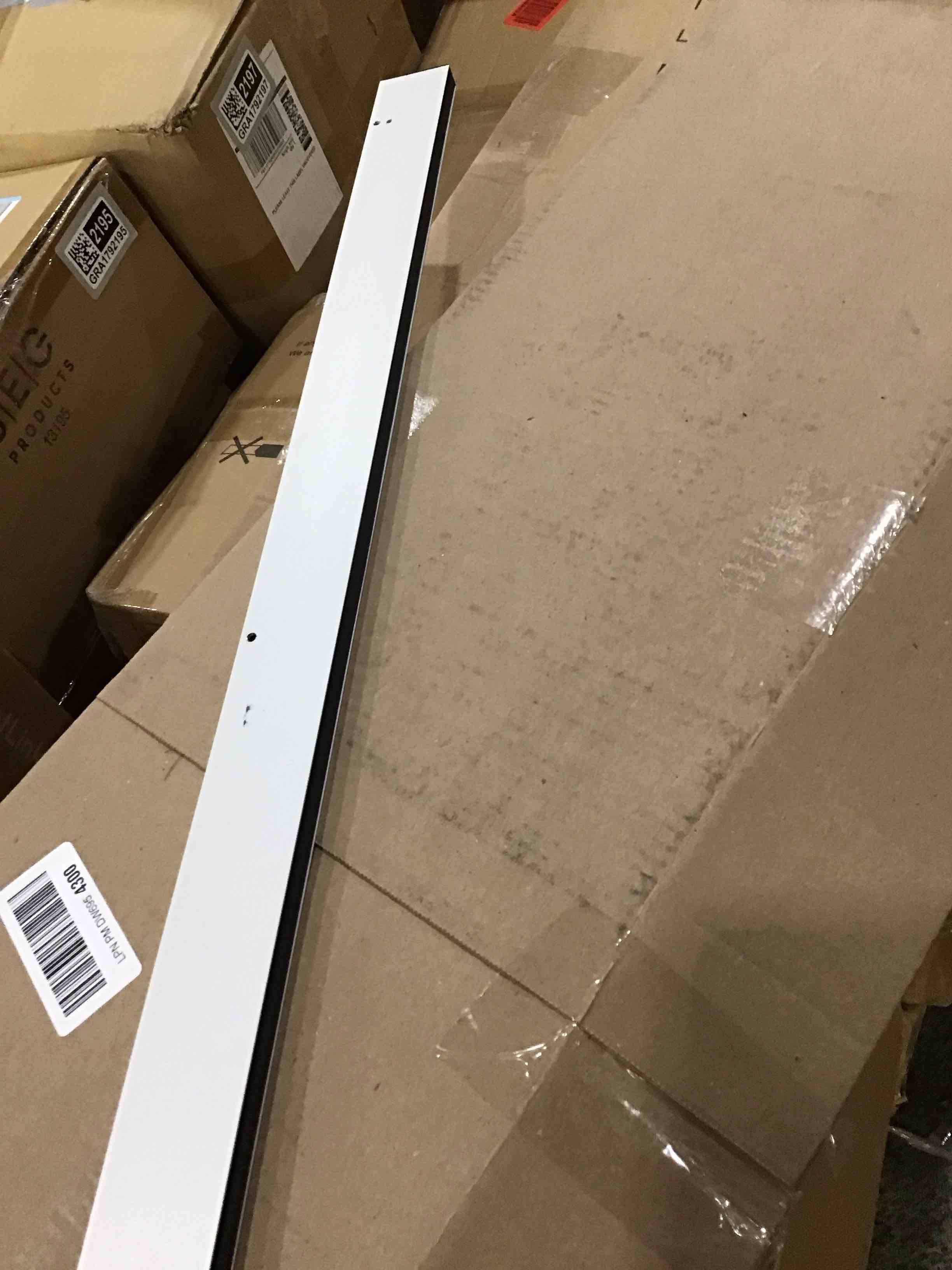 https://s3.amazonaws.com/lotting-images-prod/bidfta/GRA1792226_1747345298630.jpeg
