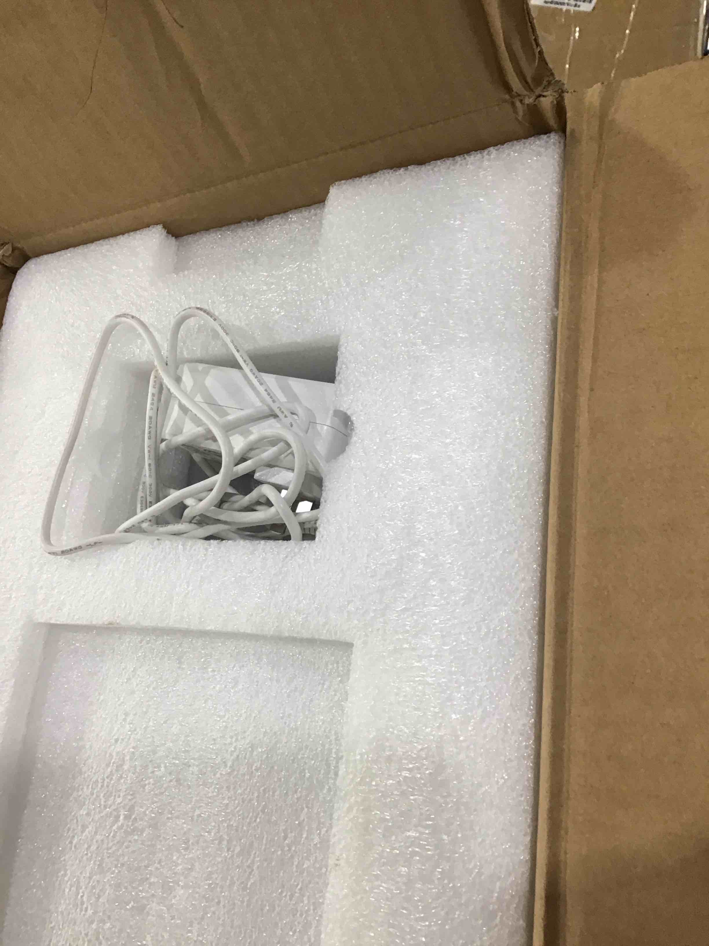 https://s3.amazonaws.com/lotting-images-prod/bidfta/GRA1792808_1748445985568.jpeg
