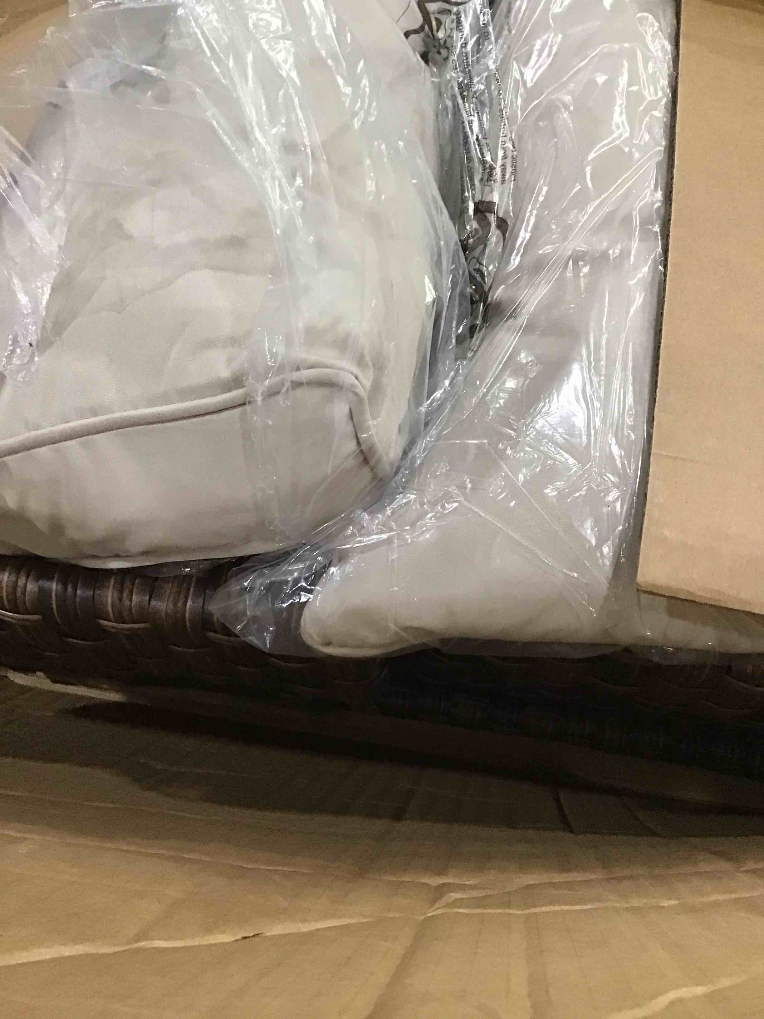 https://s3.amazonaws.com/lotting-images-prod/bidfta/GRA1793326_1749654446516.jpeg