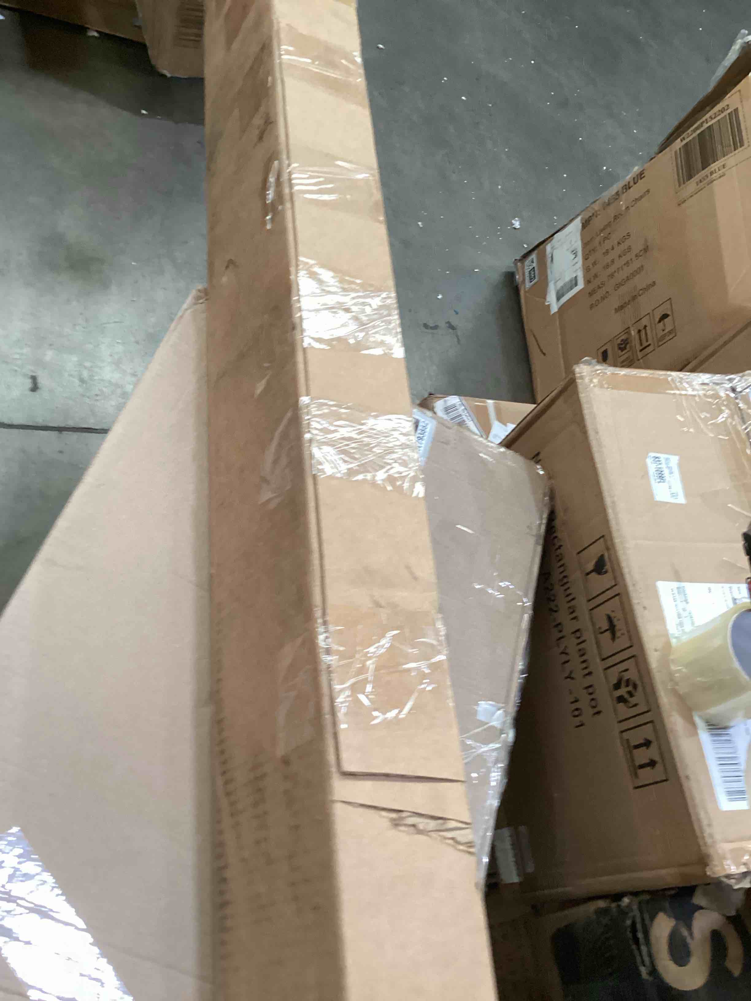 https://s3.amazonaws.com/lotting-images-prod/bidfta/GRA1793890_1750963714516.jpeg
