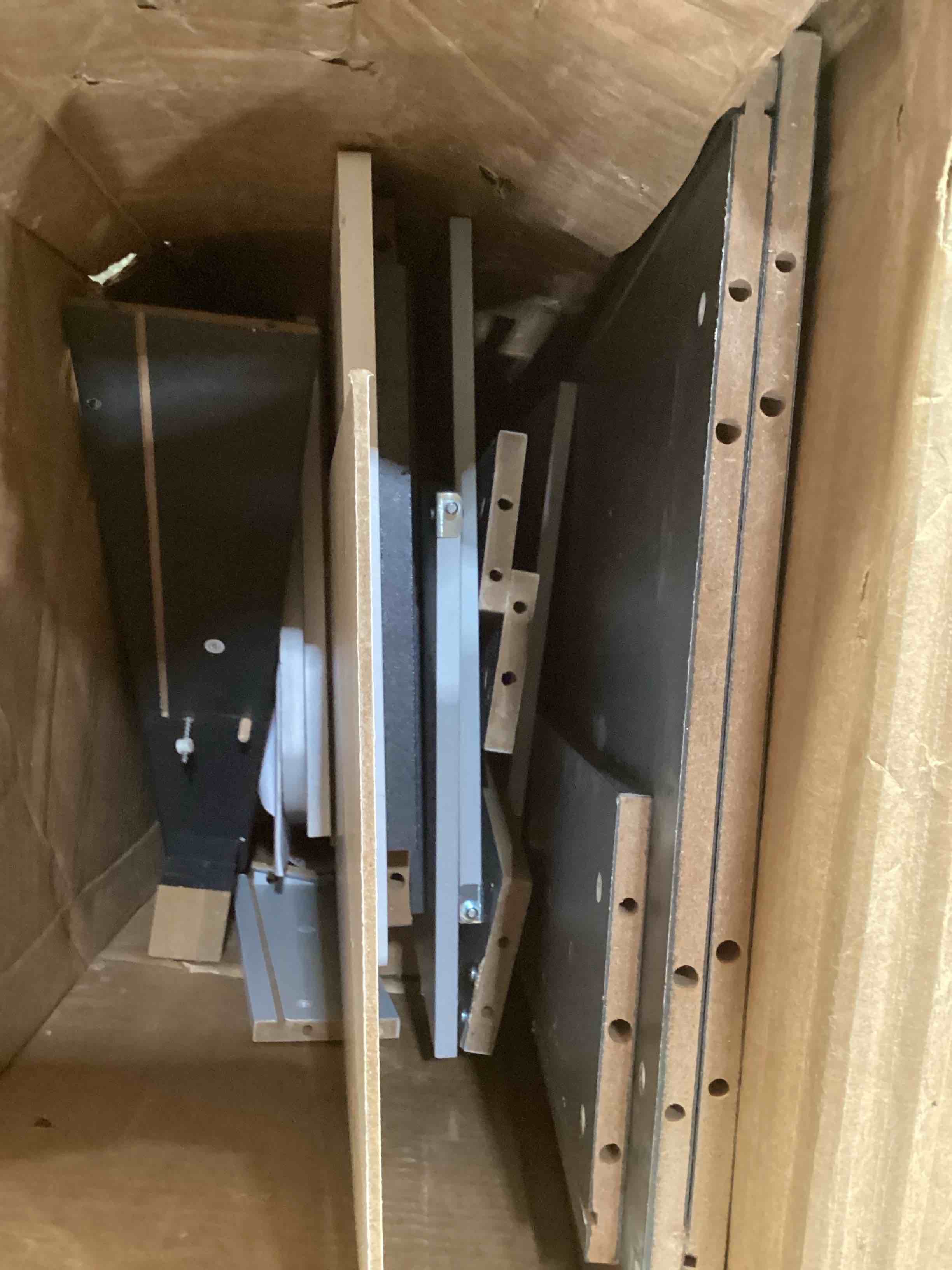 https://s3.amazonaws.com/lotting-images-prod/bidfta/GRA1793905_1750975023690.jpeg