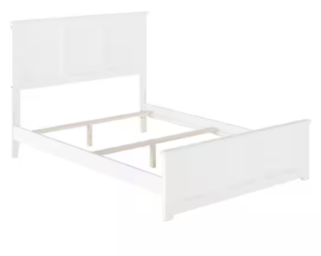 Incomplete * only headboard *Madison Full Traditional Bed with Matching Foot Board in White