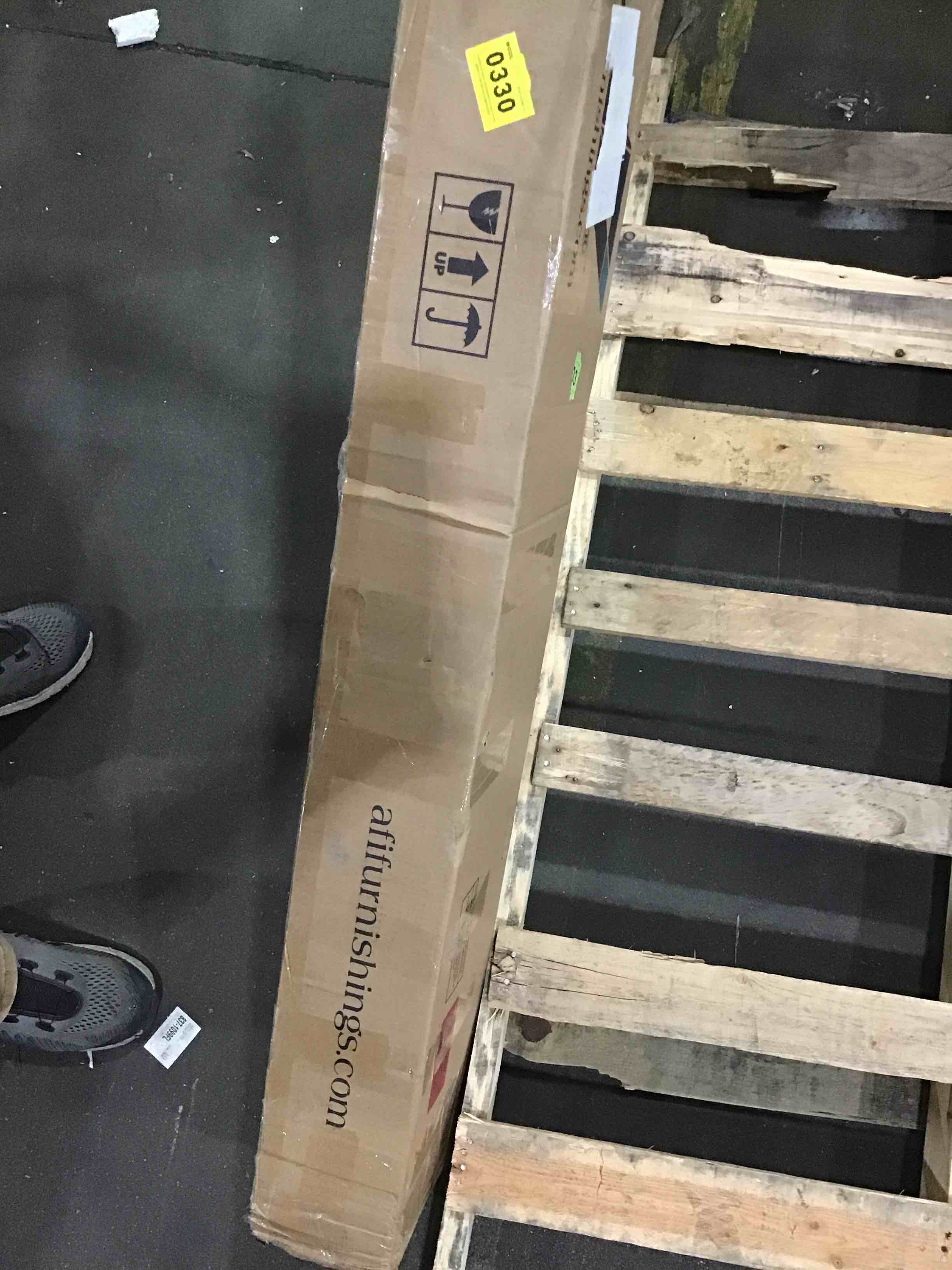 https://s3.amazonaws.com/lotting-images-prod/bidfta/GRA1794437_1753116798989.jpeg