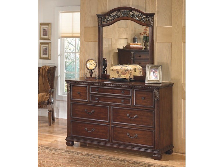 similar to stock photo *9 drawer dresser,