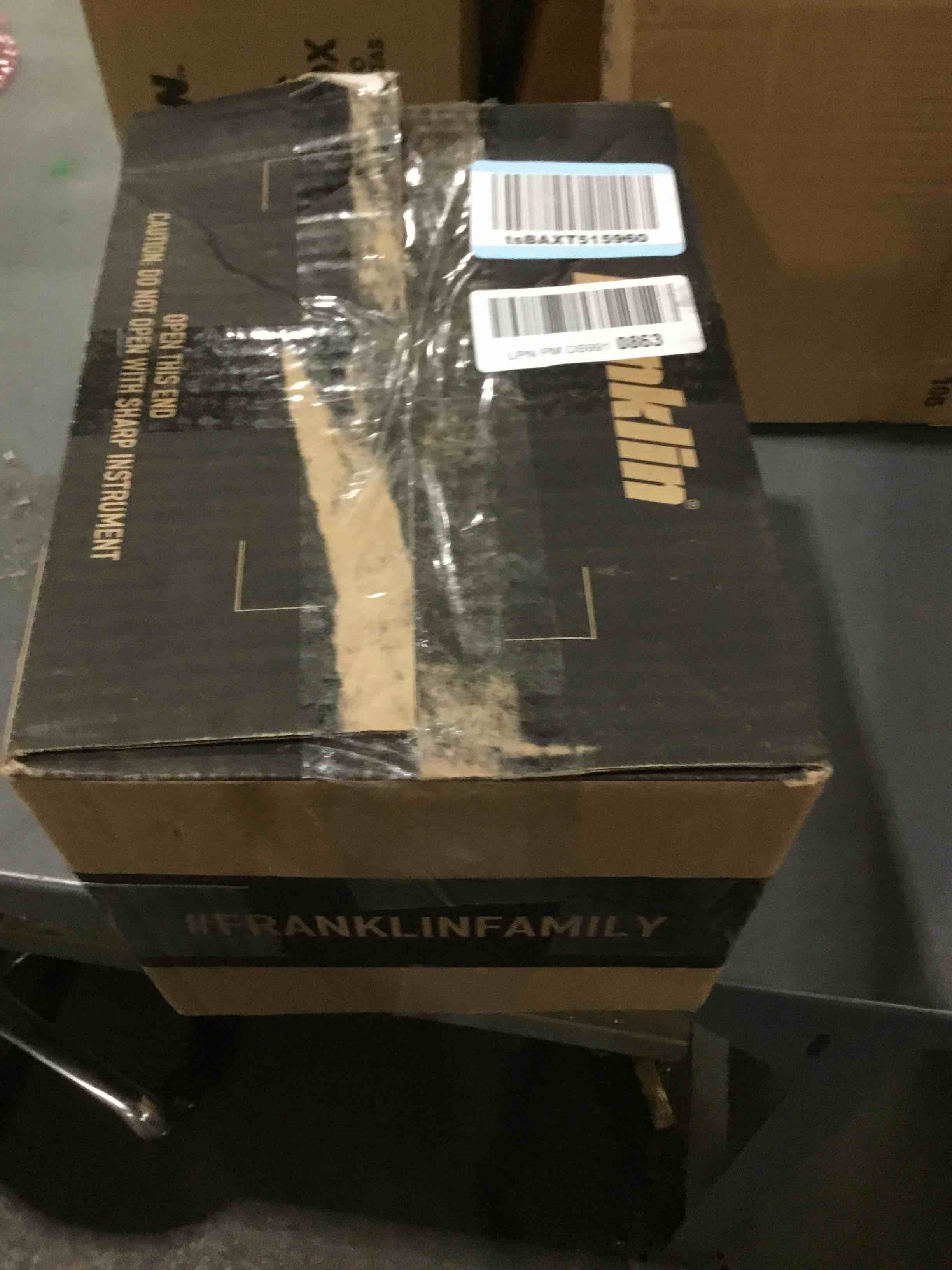 https://s3.amazonaws.com/lotting-images-prod/bidfta/GRA1795007_1743699649942.jpeg