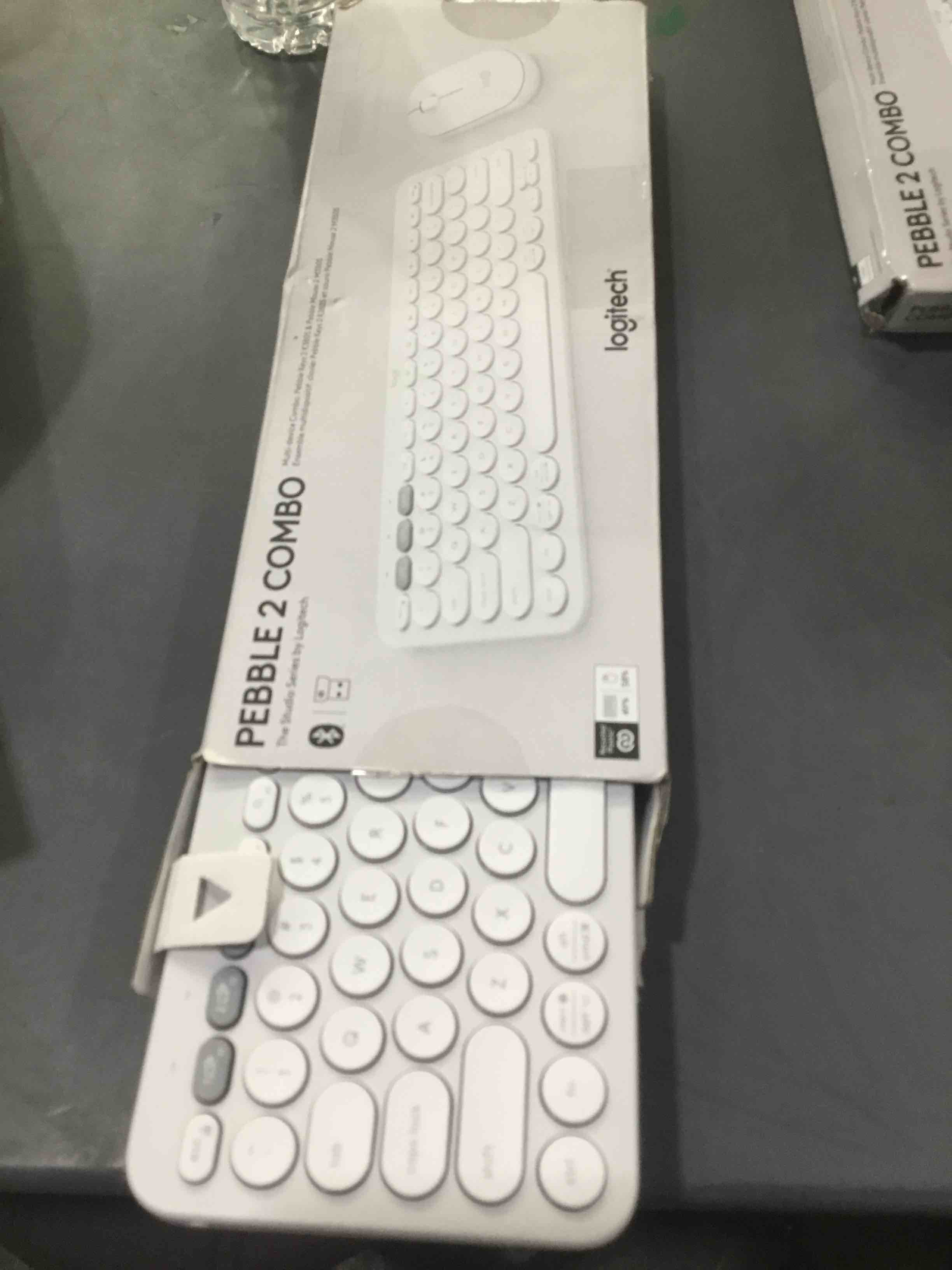https://s3.amazonaws.com/lotting-images-prod/bidfta/GRA1795853_1746124915708.jpeg