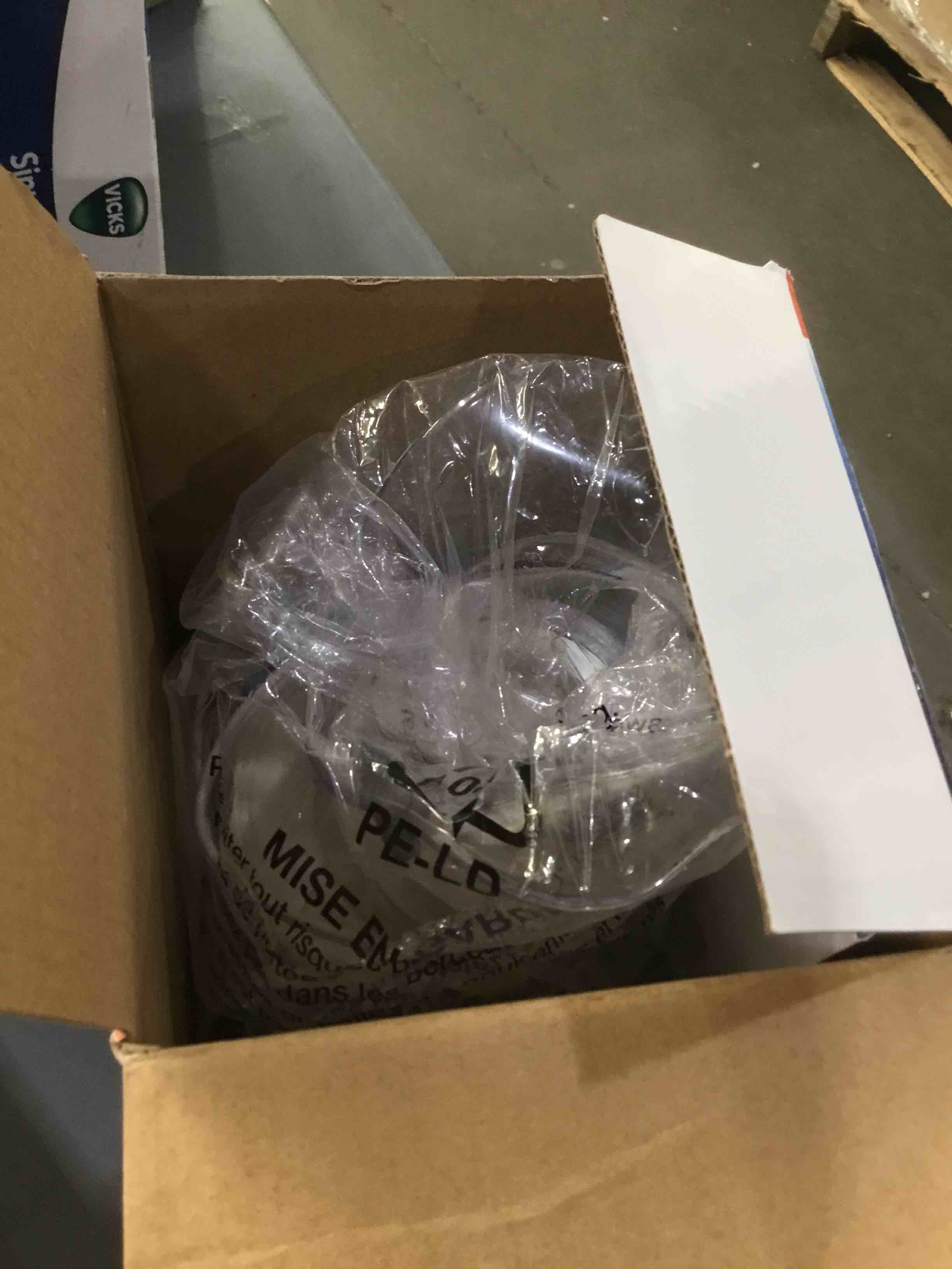 https://s3.amazonaws.com/lotting-images-prod/bidfta/GRA1796027_1746221758567.jpeg