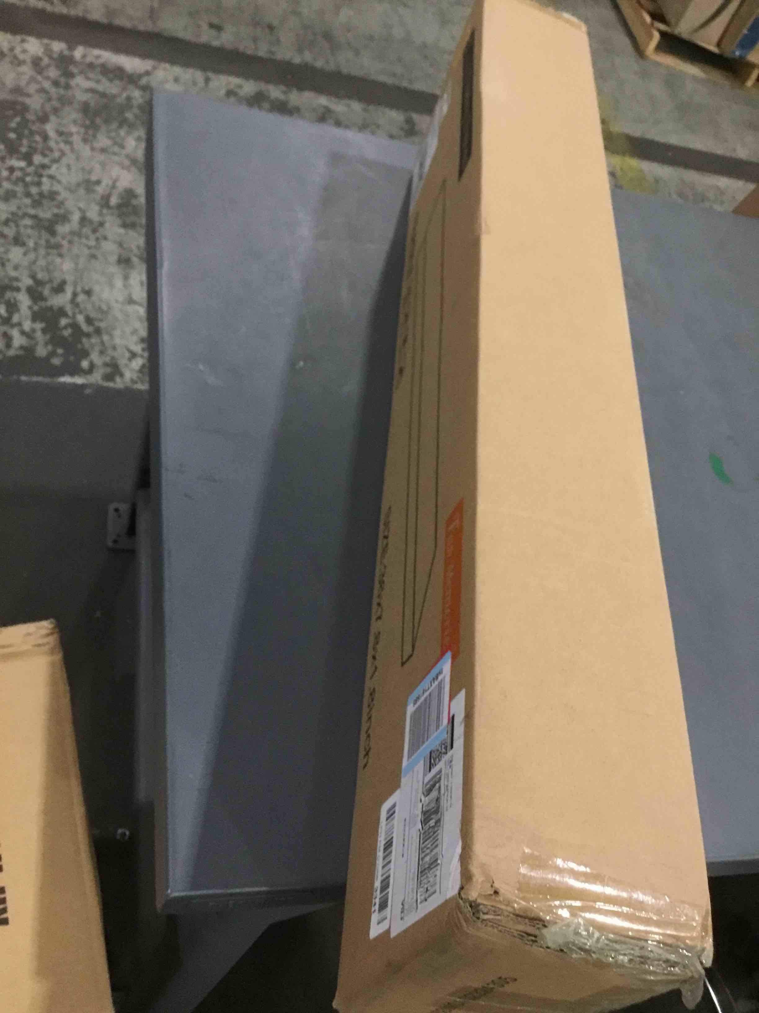 https://s3.amazonaws.com/lotting-images-prod/bidfta/GRA1796777_1747239050139.jpeg